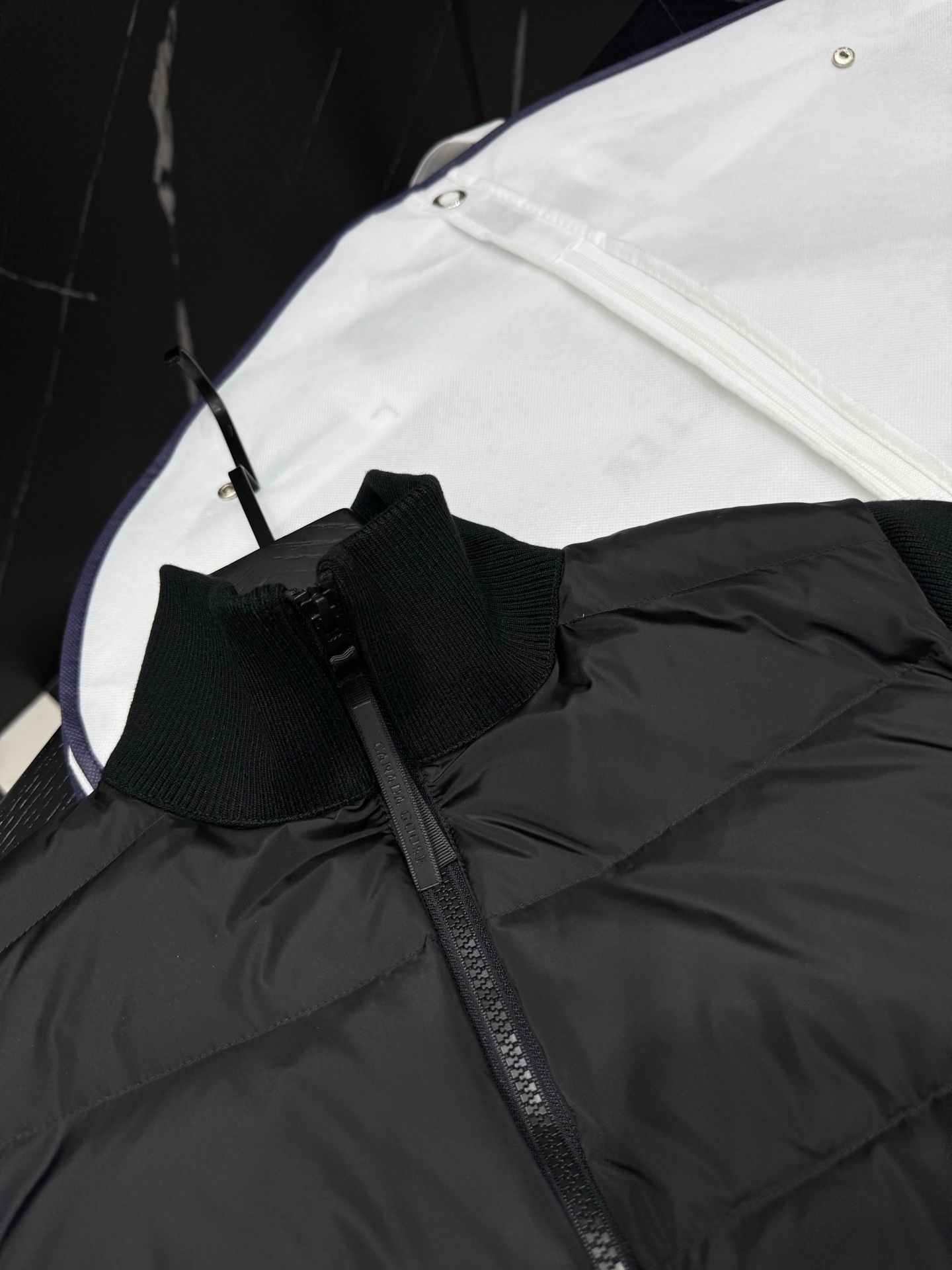 Moncler Black Padded Wool Cropped Jacket for Women - Stylish & Warm 4 i1758986317148 773 0 2