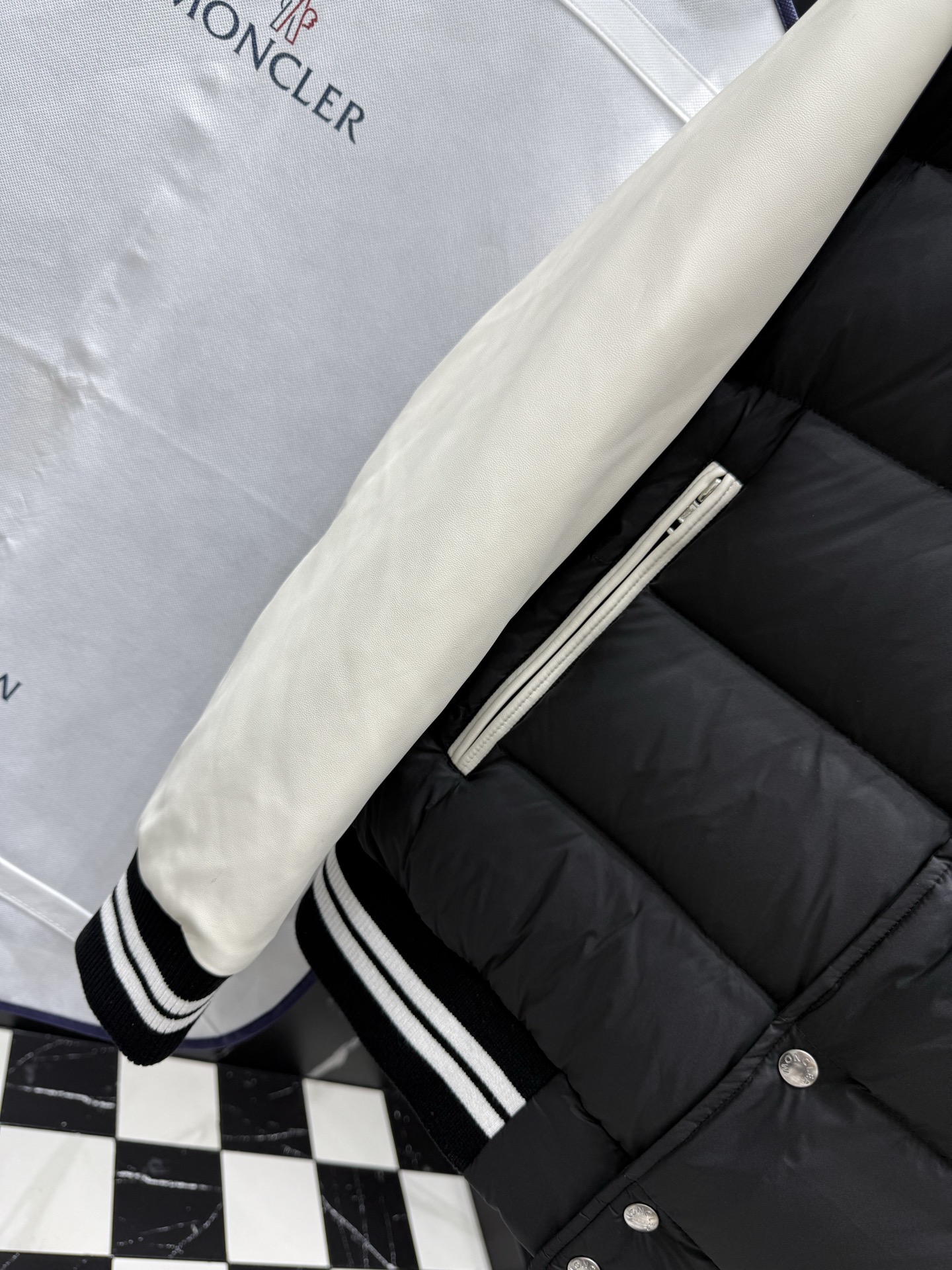 2025秋冬新款🆕（羽绒拼绵羊皮）原版1:1订制五金配件全进口原版定制 欢迎专柜对比 绝对的高品质 采用