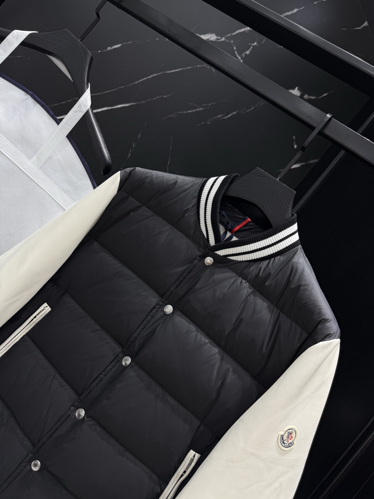 2025秋冬新款🆕（羽绒拼绵羊皮）原版1:1订制五金配件全进口原版定制 欢迎专柜对比 绝对的高品质 采用