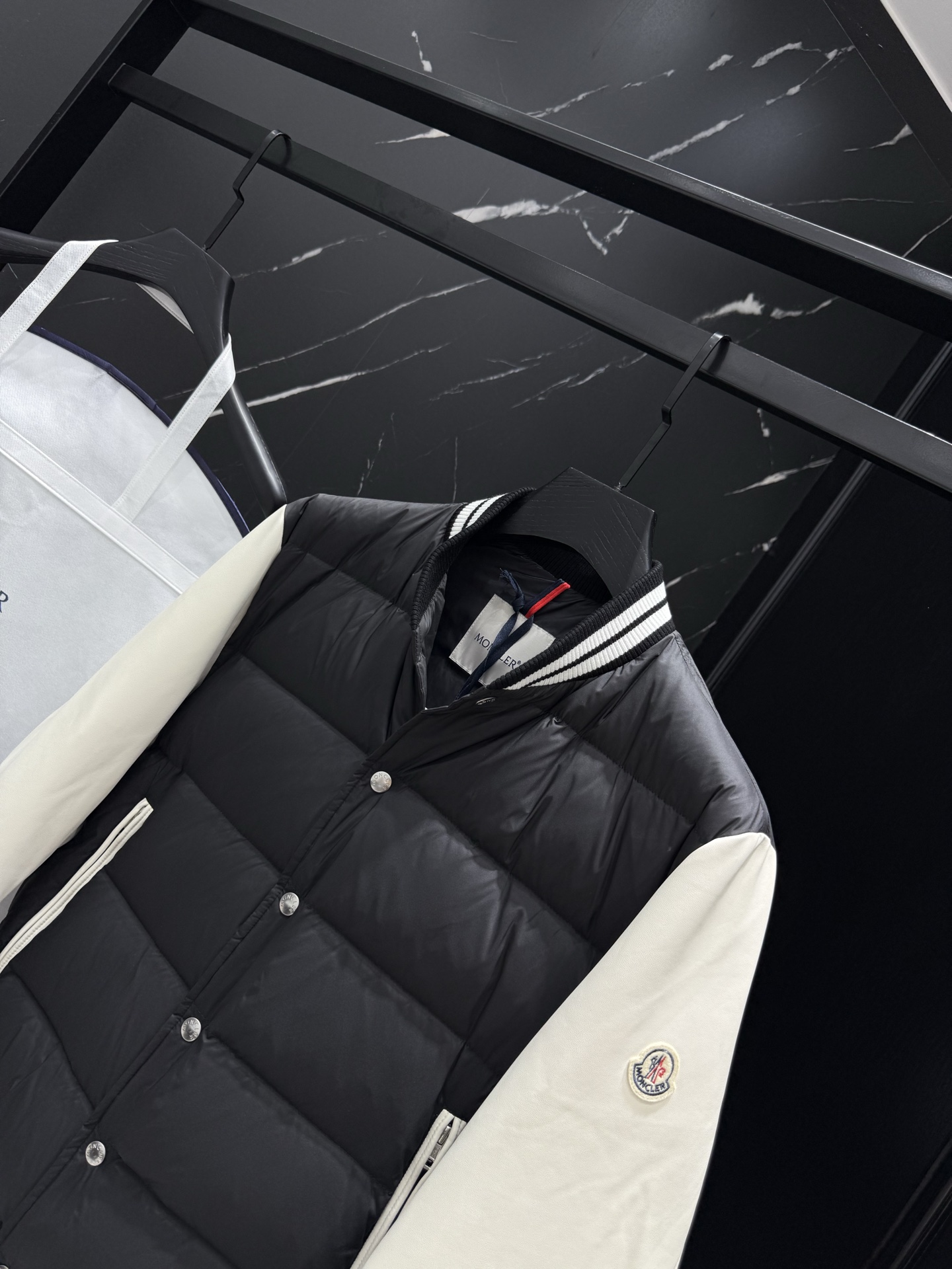 2025秋冬新款🆕（羽绒拼绵羊皮）原版1:1订制五金配件全进口原版定制 欢迎专柜对比 绝对的高品质 采用