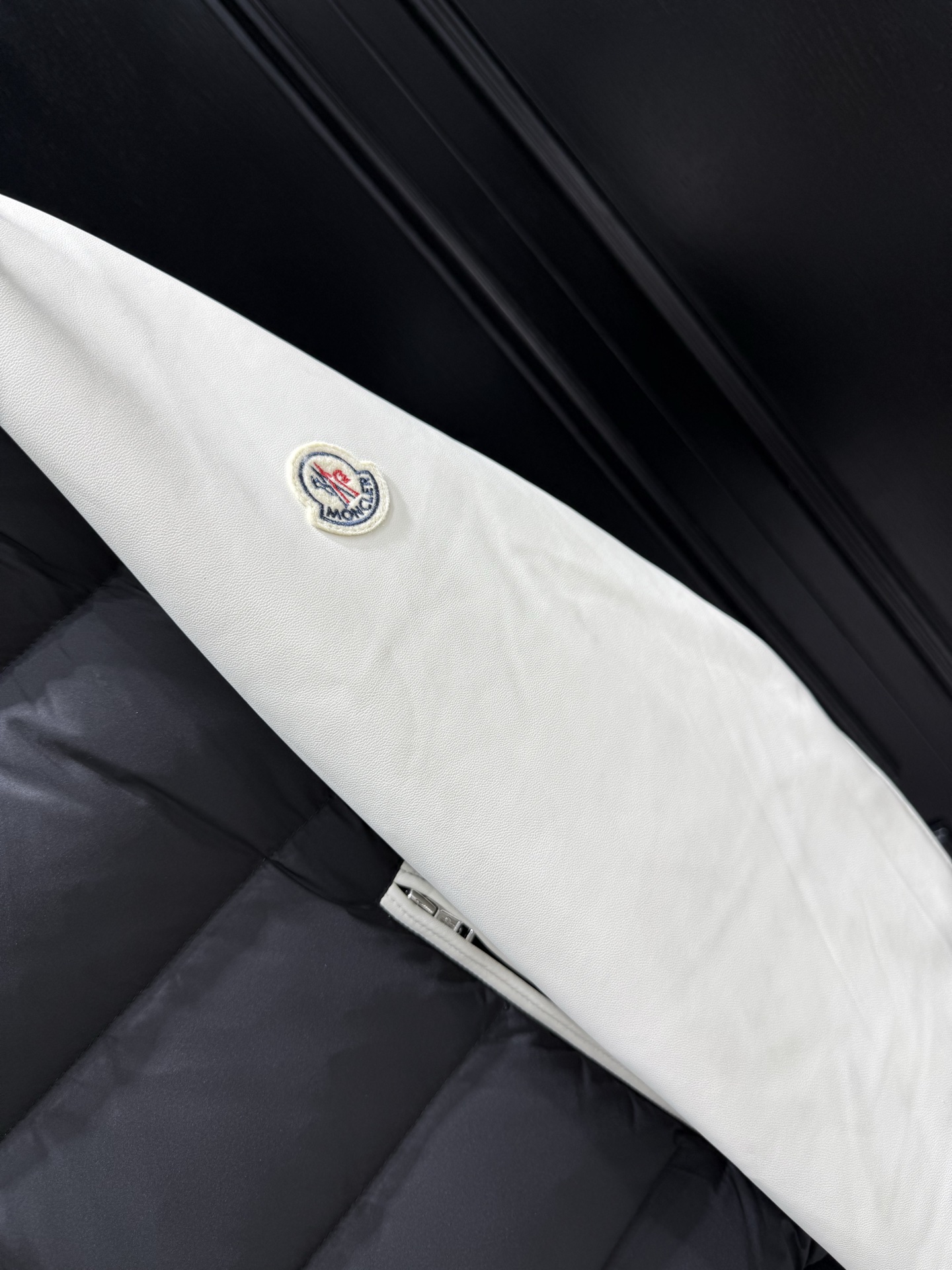 2025秋冬新款🆕（羽绒拼绵羊皮）原版1:1订制五金配件全进口原版定制 欢迎专柜对比 绝对的高品质 采用