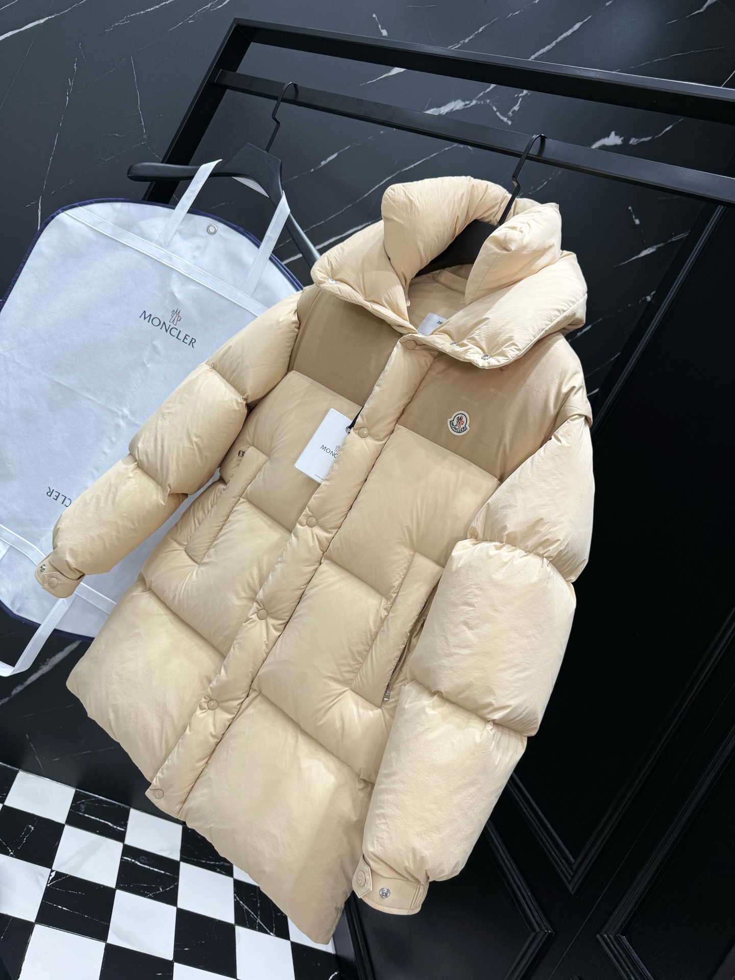 2025秋冬新款🆕（可拆卸马甲羽绒服）原版1:1订制五金配件全进口原版定制 欢迎专柜对比 绝对的高品质 