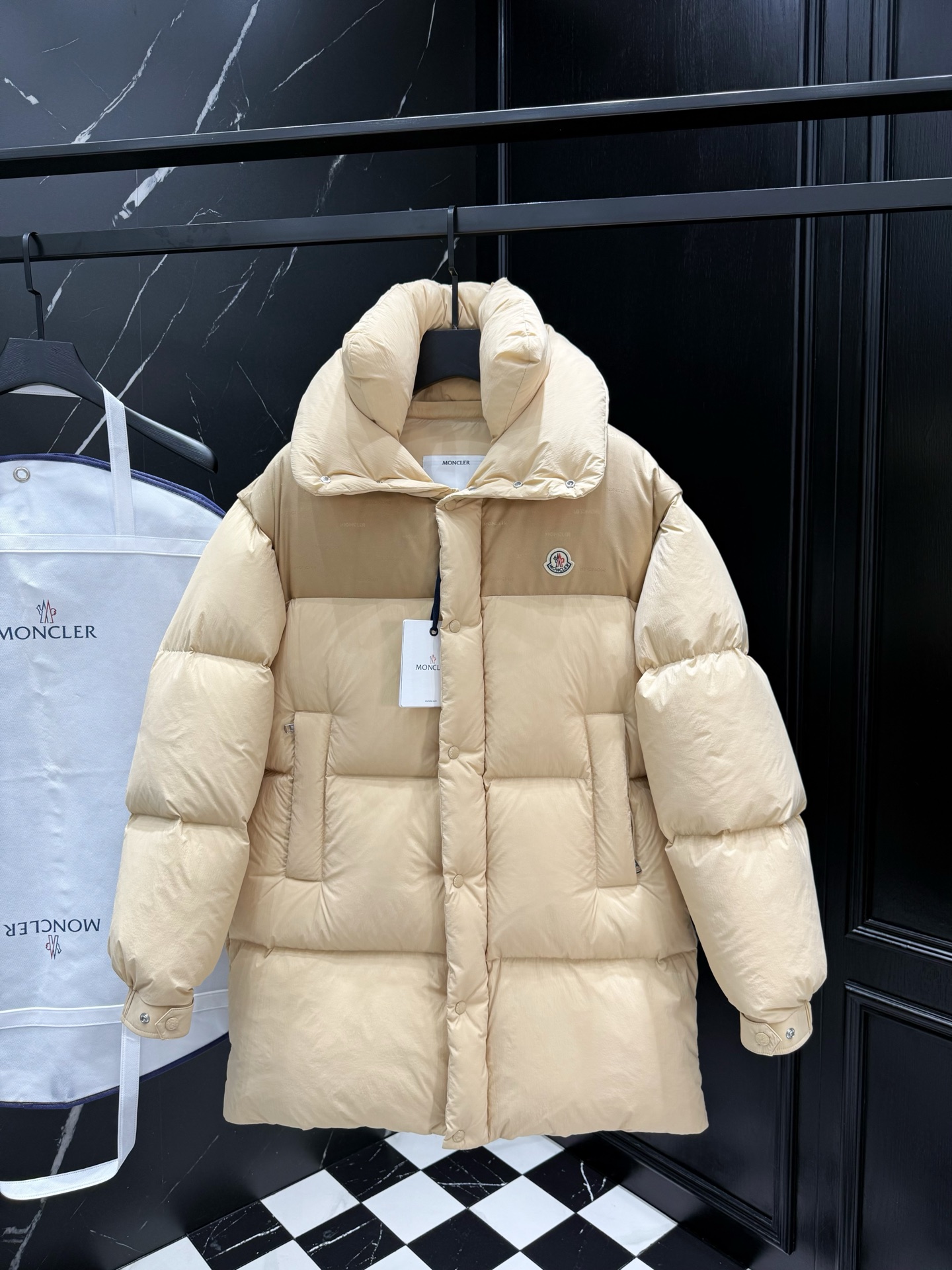 2025秋冬新款🆕（可拆卸马甲羽绒服）原版1:1订制五金配件全进口原版定制 欢迎专柜对比 绝对的高品质 