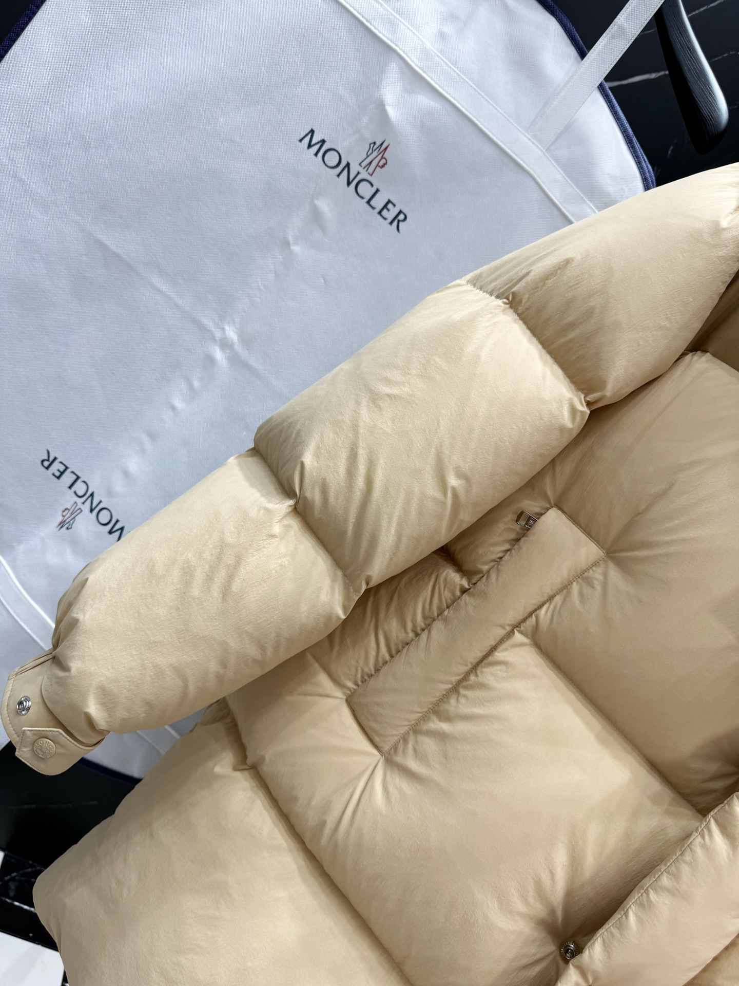 2025秋冬新款🆕（可拆卸马甲羽绒服）原版1:1订制五金配件全进口原版定制 欢迎专柜对比 绝对的高品质 