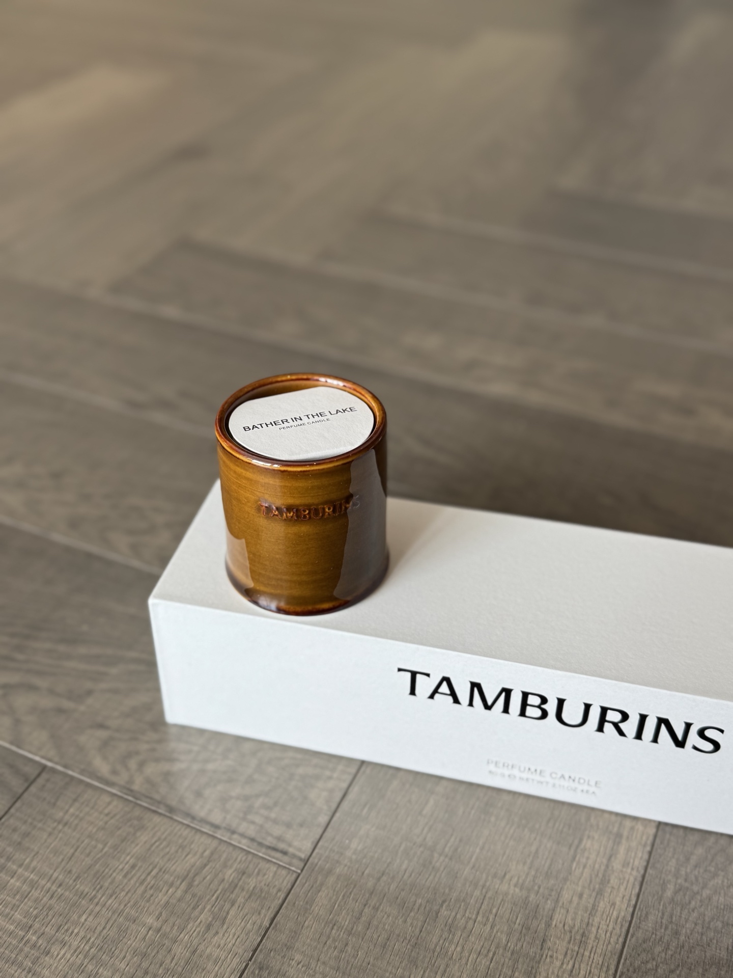 NO:809909,Yellow bathing shadow in the lake. Officially written as mugwort | foggy lake surface | moist moss. It combines fresh floral fragrance and elegant woody fragrance. It is like being in the embrace of nature, exuding a calm, elegant and mysterious atmosphere. Car fragrance. Home fragrance. Candle19860909黄色 湖中浴影 官方上写的是 艾蒿|雾气萦绕的湖面|潮湿苔藓 融合了清新的花香和淡雅的木质香 宛如置身大自然的怀抱 散发出一种平静、优雅且神秘的气息.,车载香薰.居家香氛.蜡烛,accessory