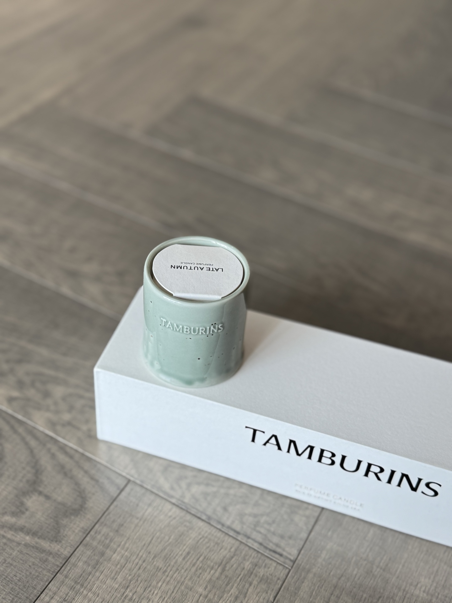 NO:809906,Green and metallic. If you like the scent of white musk, you will definitely love it. The cold metallic feel. Feel the cleanness and peace of the combination of musk and wood. It has a proper cooling feeling, car fragrance, home fragrance, candle19860909绿色 金属喜欢白麝香味的bb肯定爱 冰冷的金属感 感受着干净与平和麝香与木香的结合 妥妥的清冷感,车载香薰.居家香氛.蜡烛,accessory