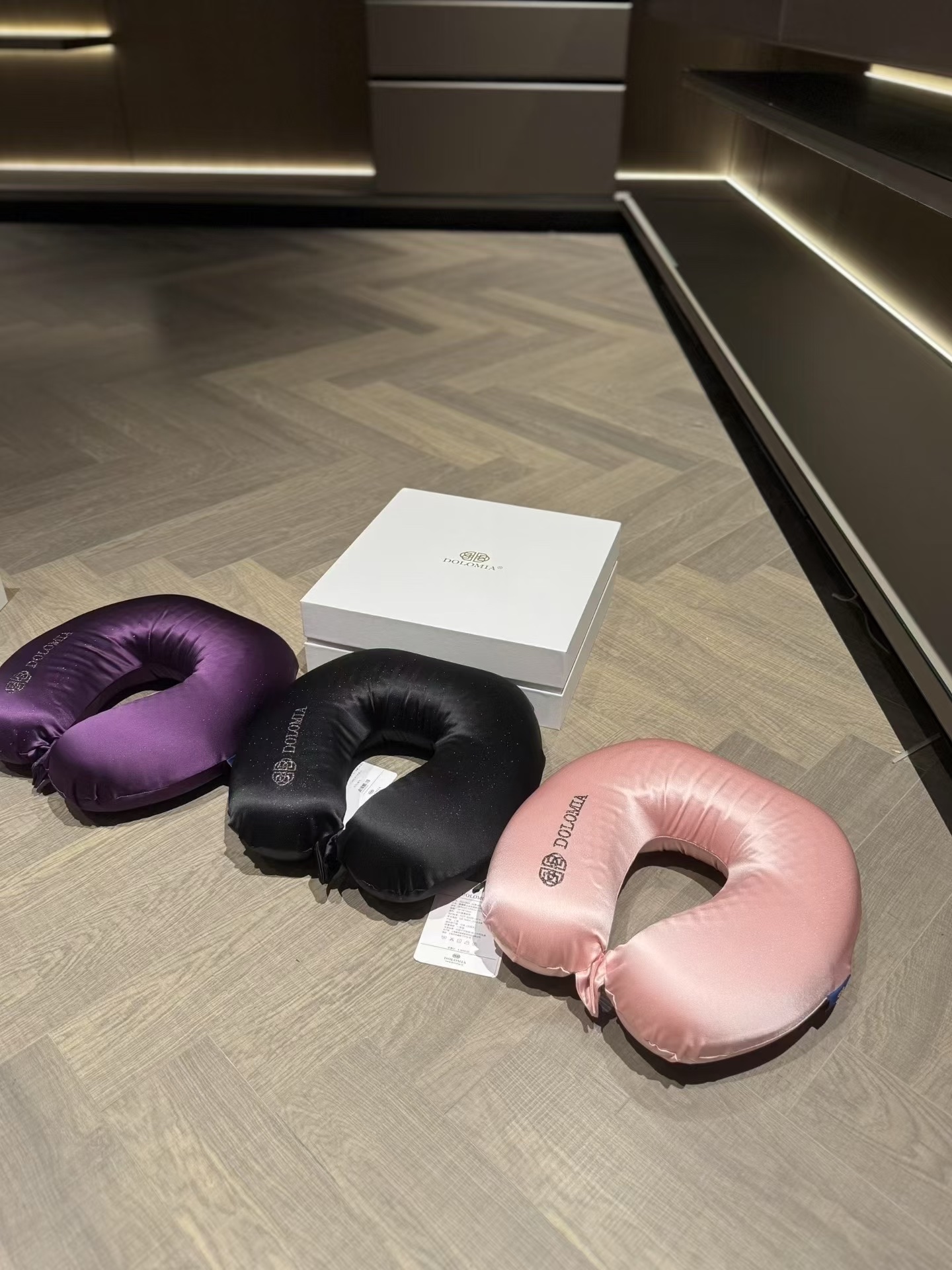 缪缪 Miu Miu 高定典藏名品高定成衣时装外套连衣裙衬衫T恤 #291A4396