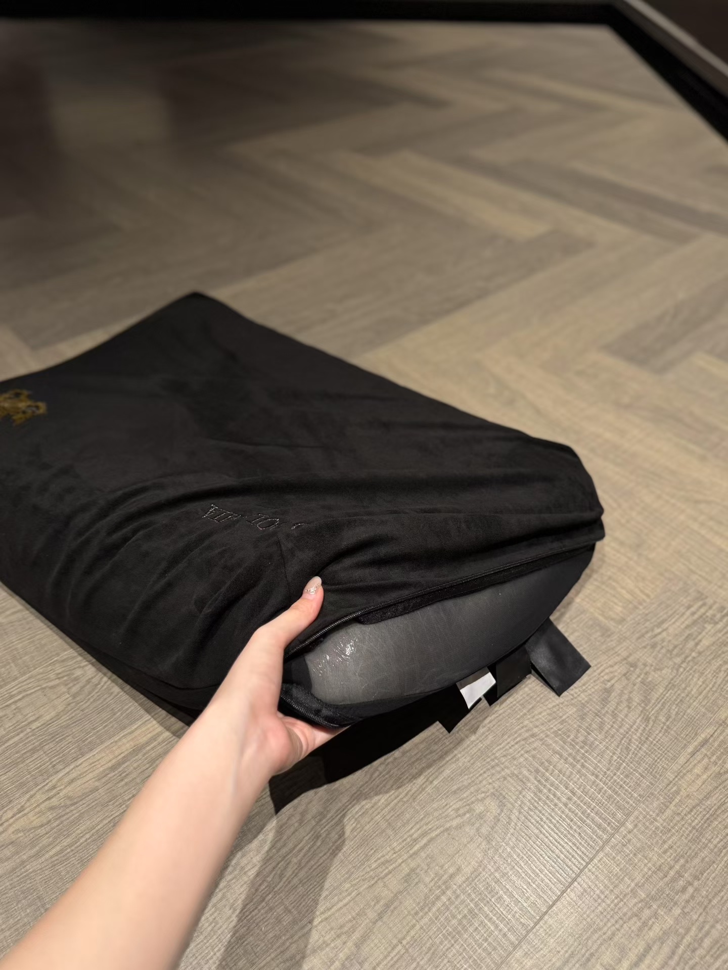 爱马仕 Hermès 高定典藏典雅居所生活方式奢华家居家纺四件套摆件 #71A6E1ED 3