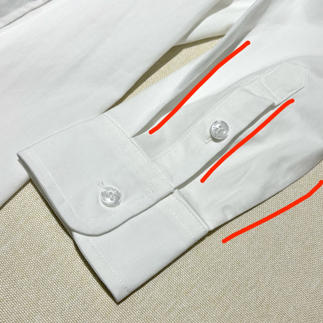 NO:523487,Being clenched by this imported shell buckle!  Gentle luster + natural texture!  The cuffs are neat and exquisitely buckled. The slack feel of the fabric is perfectly adapted to the 'high-end atmosphere'!  The texture of the outfit is cheating~, alexander wang19860909被这颗进口贝壳扣拿捏！ 温润光泽+天然纹理！ 袖口利落线条+精致扣合 面料的松弛感完美适配～ 把 “高级氛围感” 锁死在举手投足间！ 穿搭质感开挂~,,alexander wang,Men's clothing