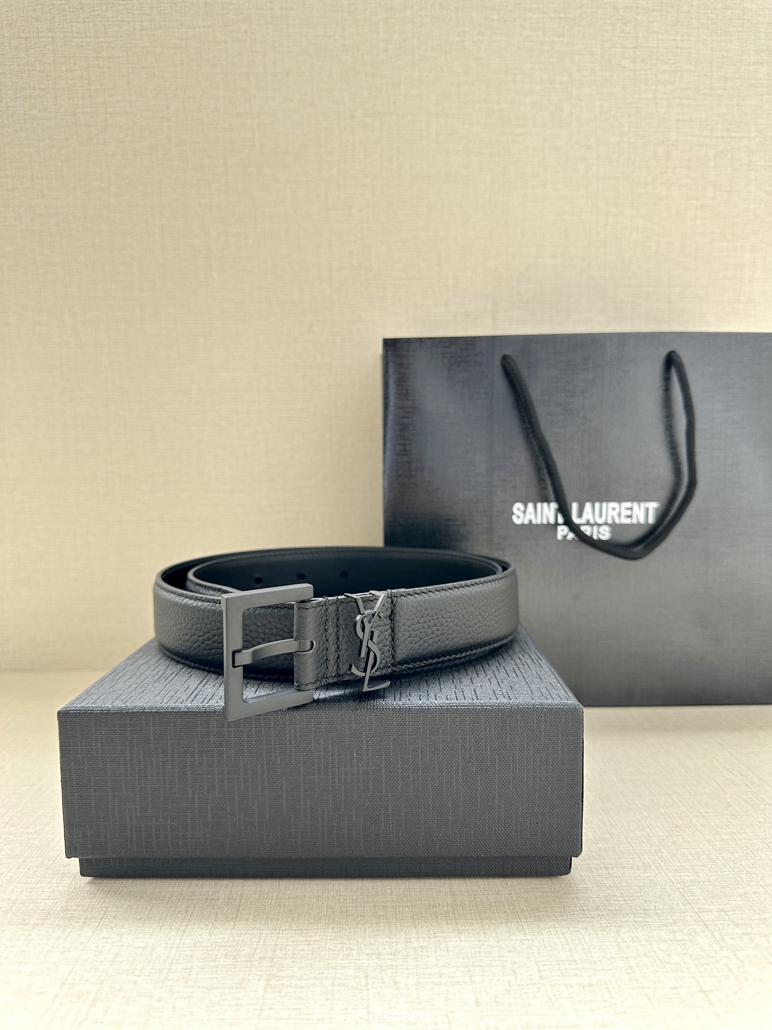  宽度3.0cm SAINT LAURENT圣罗兰YSL Monogram 荔枝纹压印皮革方扣窄腰带黑色