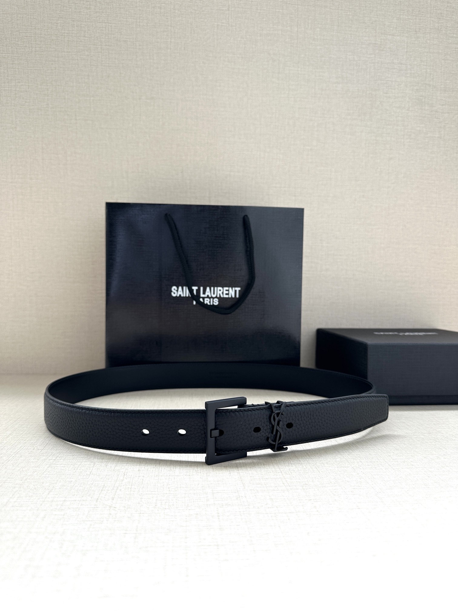  宽度3.0cm SAINT LAURENT圣罗兰YSL Monogram 荔枝纹压印皮革方扣窄腰带黑色