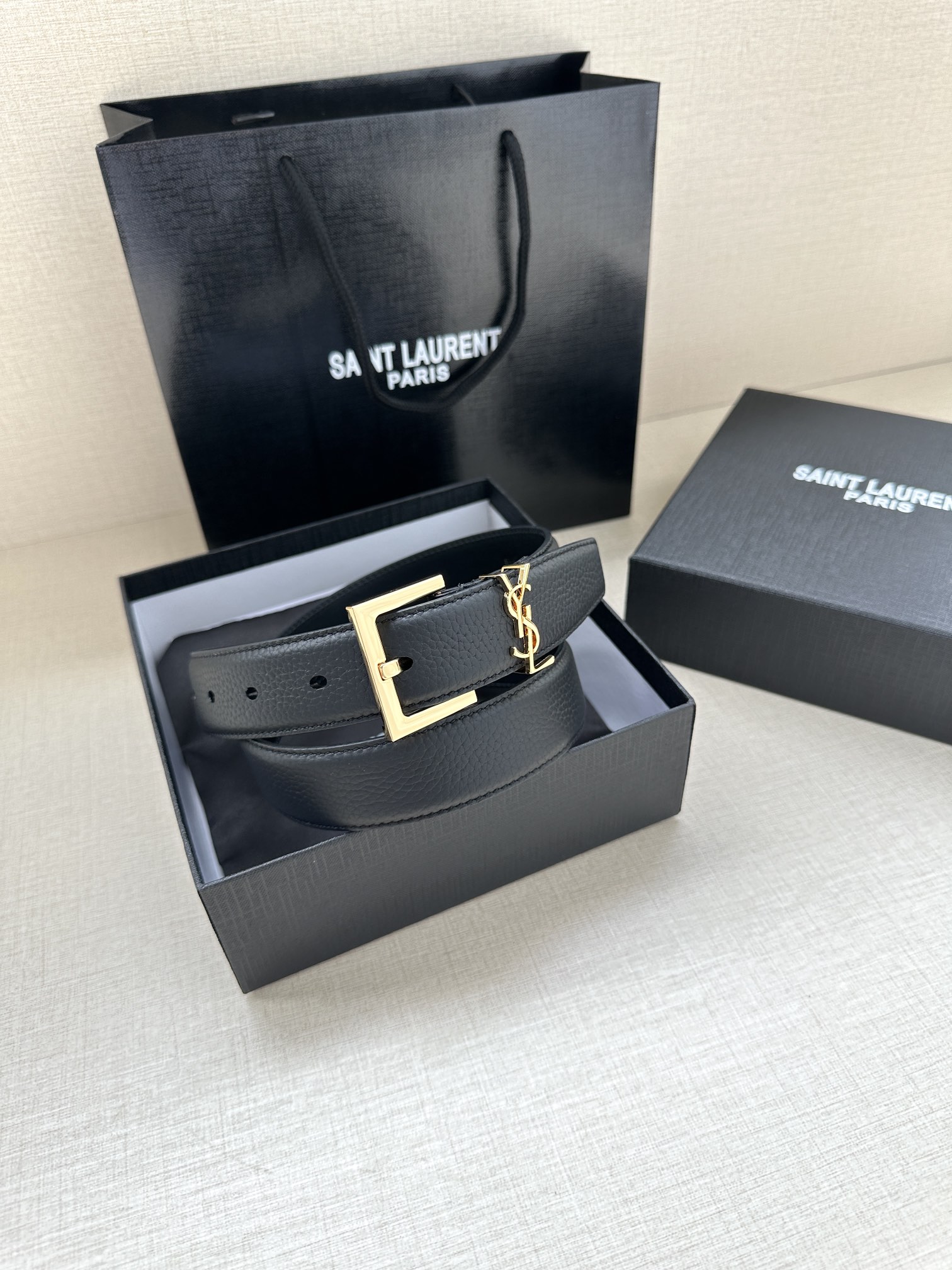  宽度3.0cm SAINT LAURENT圣罗兰YSL Monogram 荔枝纹压印皮革方扣窄腰带黑色