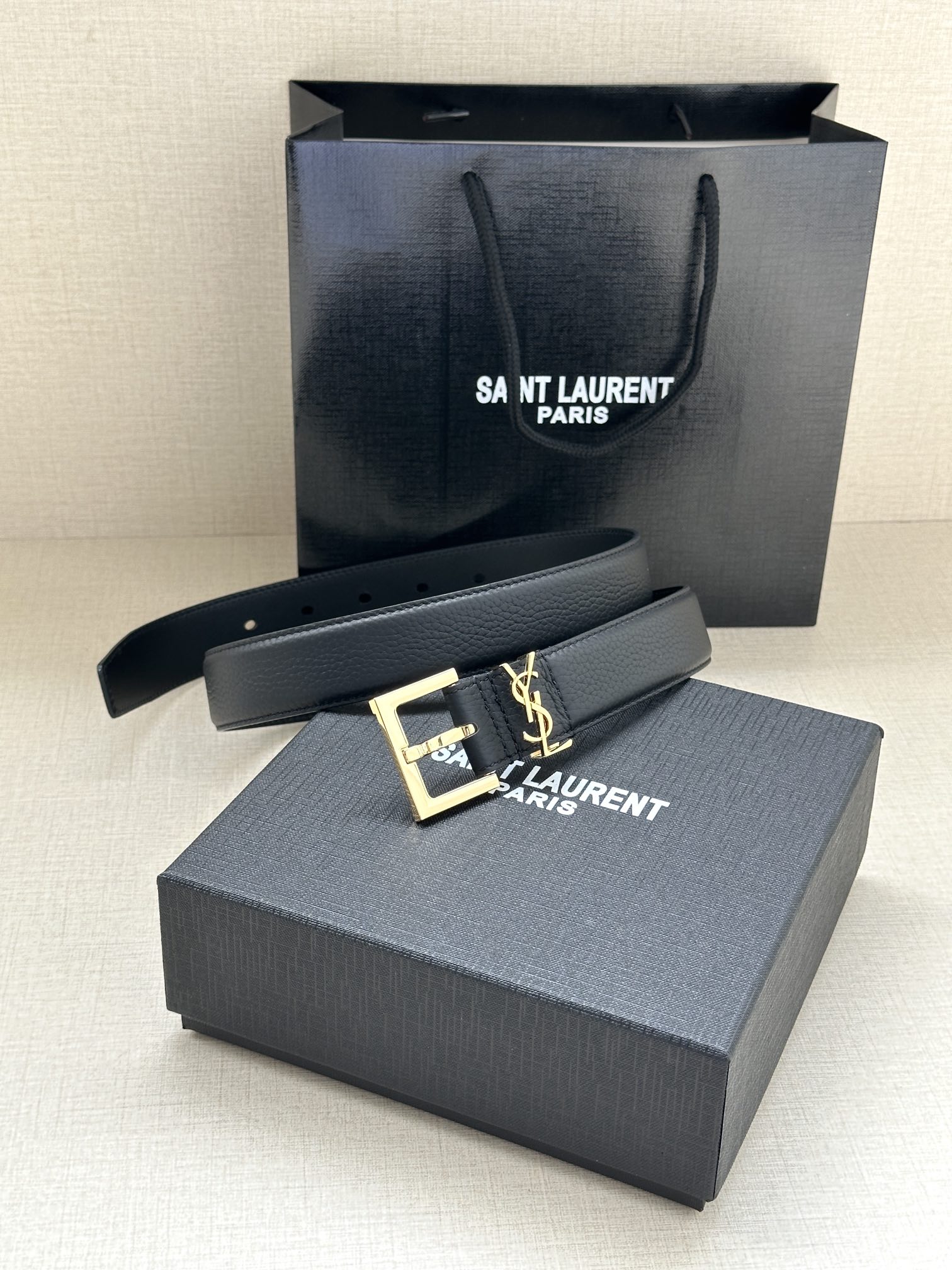  宽度3.0cm SAINT LAURENT圣罗兰YSL Monogram 荔枝纹压印皮革方扣窄腰带黑色