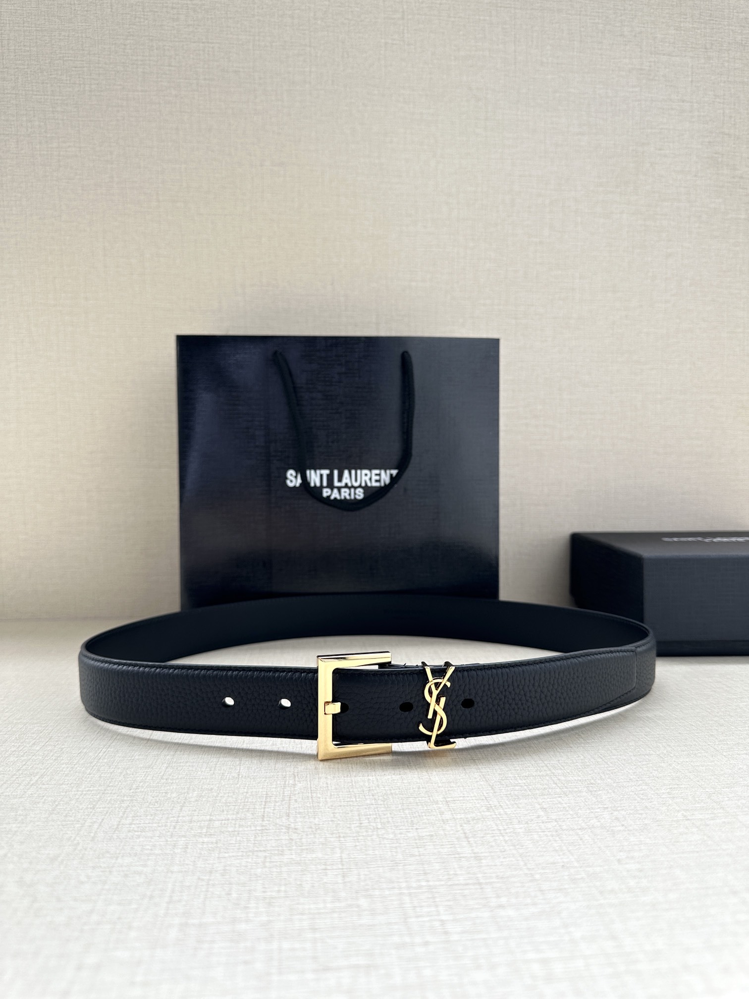  宽度3.0cm SAINT LAURENT圣罗兰YSL Monogram 荔枝纹压印皮革方扣窄腰带黑色