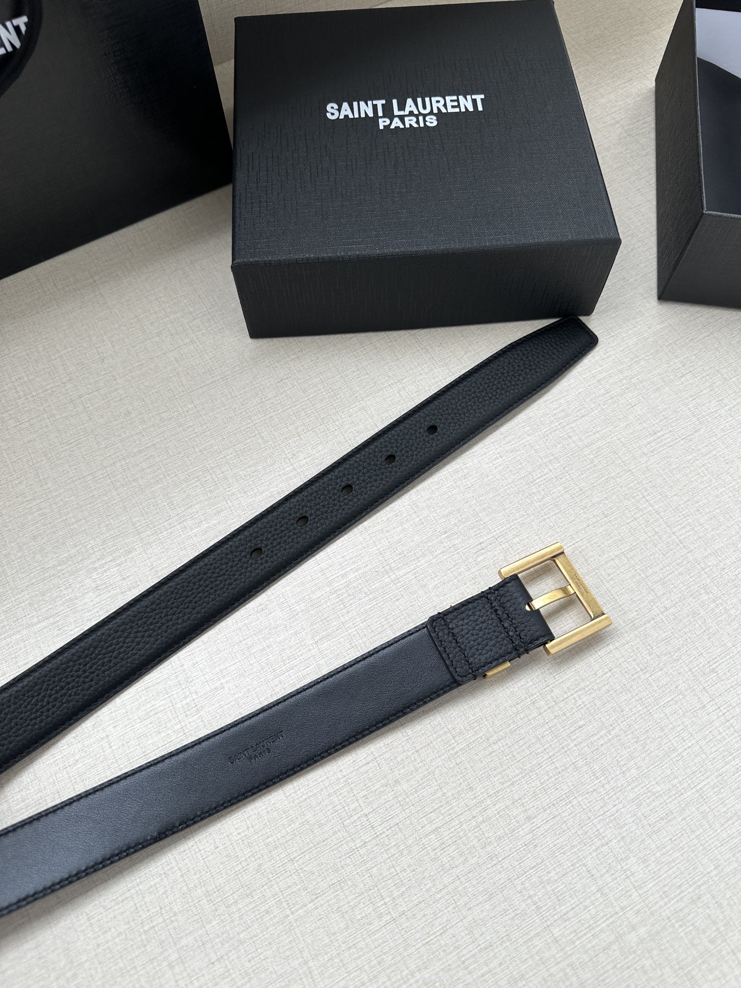  宽度3.0cm SAINT LAURENT圣罗兰YSL Monogram 荔枝纹压印皮革方扣窄腰带黑色