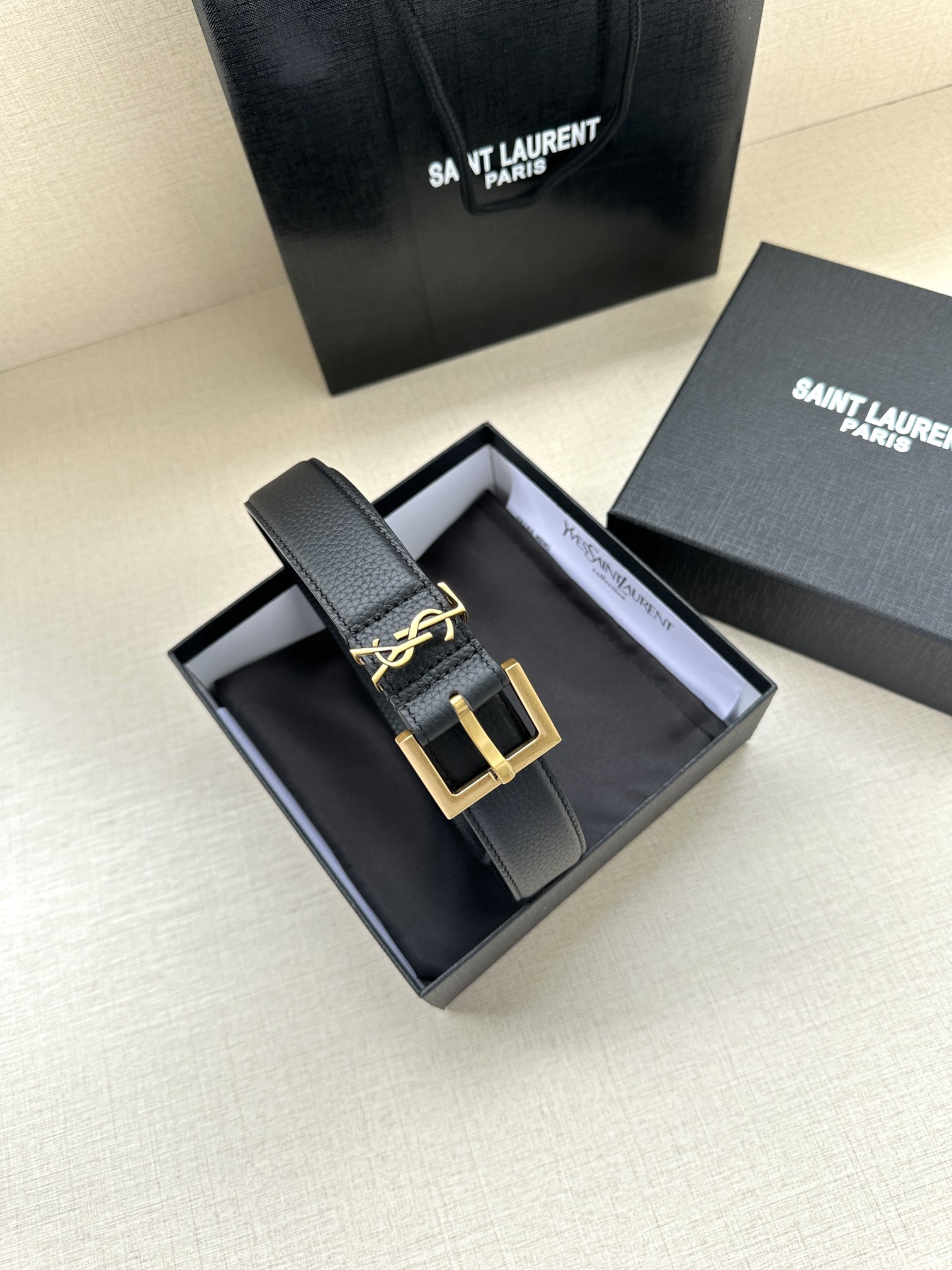  宽度3.0cm SAINT LAURENT圣罗兰YSL Monogram 荔枝纹压印皮革方扣窄腰带黑色