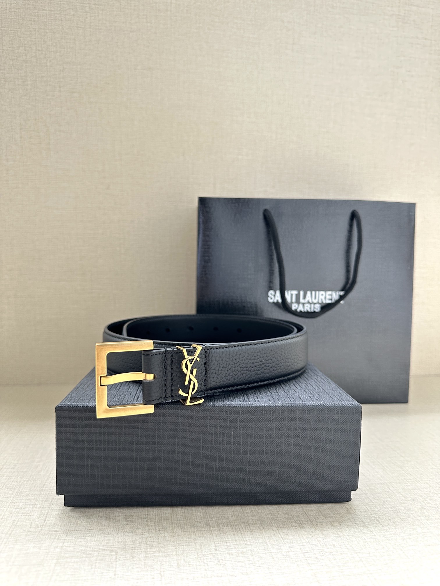  宽度3.0cm SAINT LAURENT圣罗兰YSL Monogram 荔枝纹压印皮革方扣窄腰带黑色