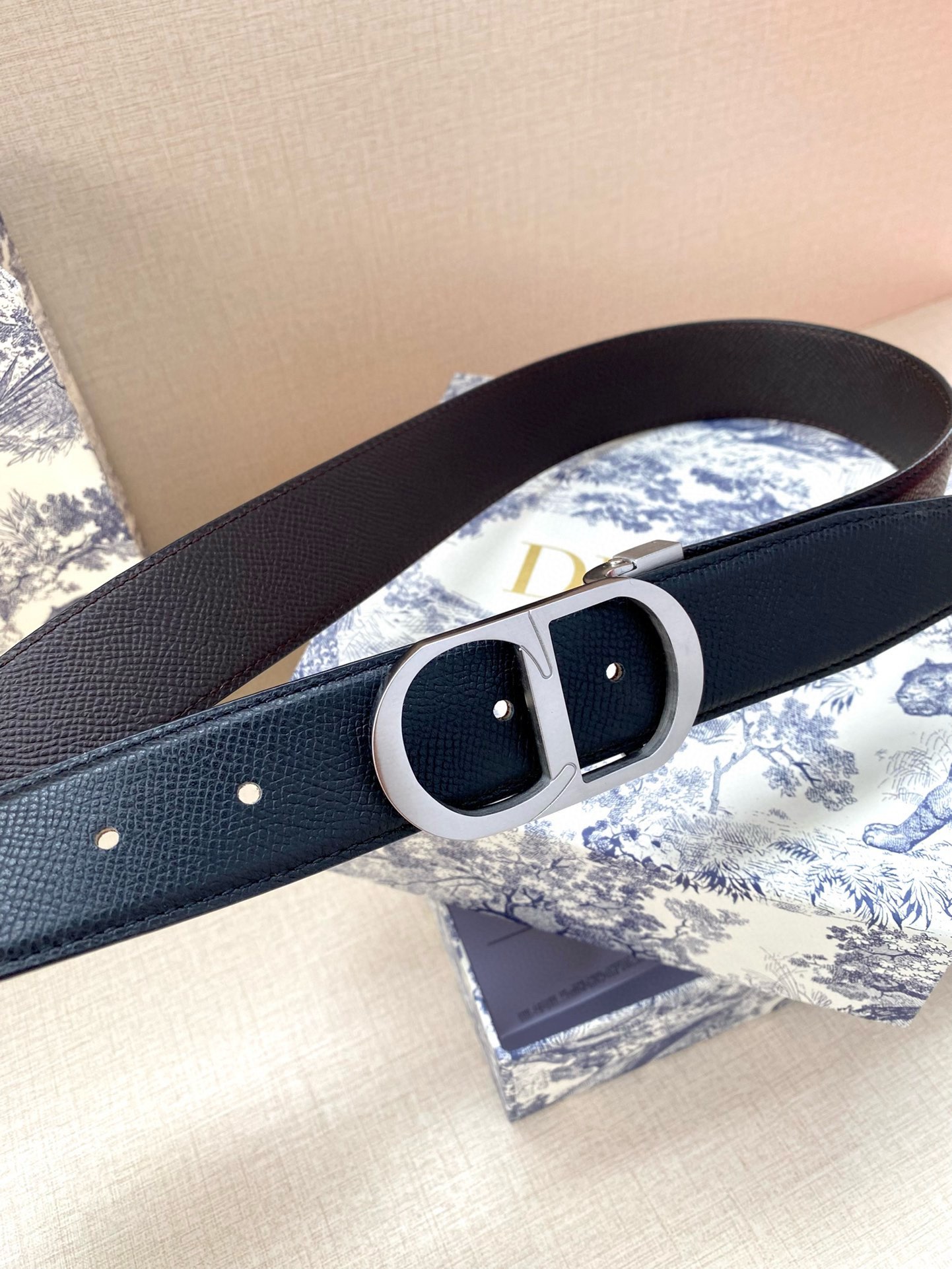 Dior Style Black Leather Men's Belts Lookbook Reference image 2