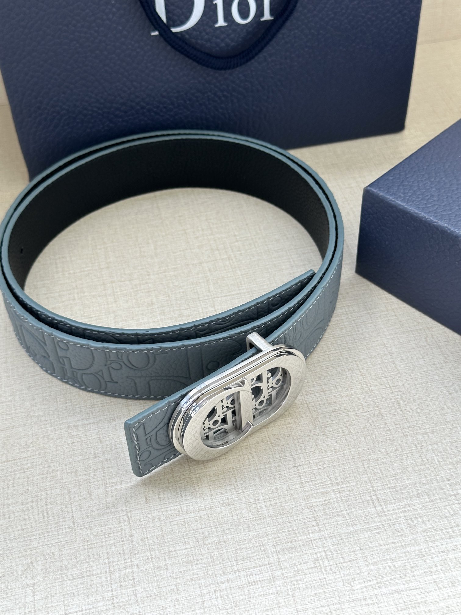 Gucci Style Beige Men's Belts Lookbook Reference image 2