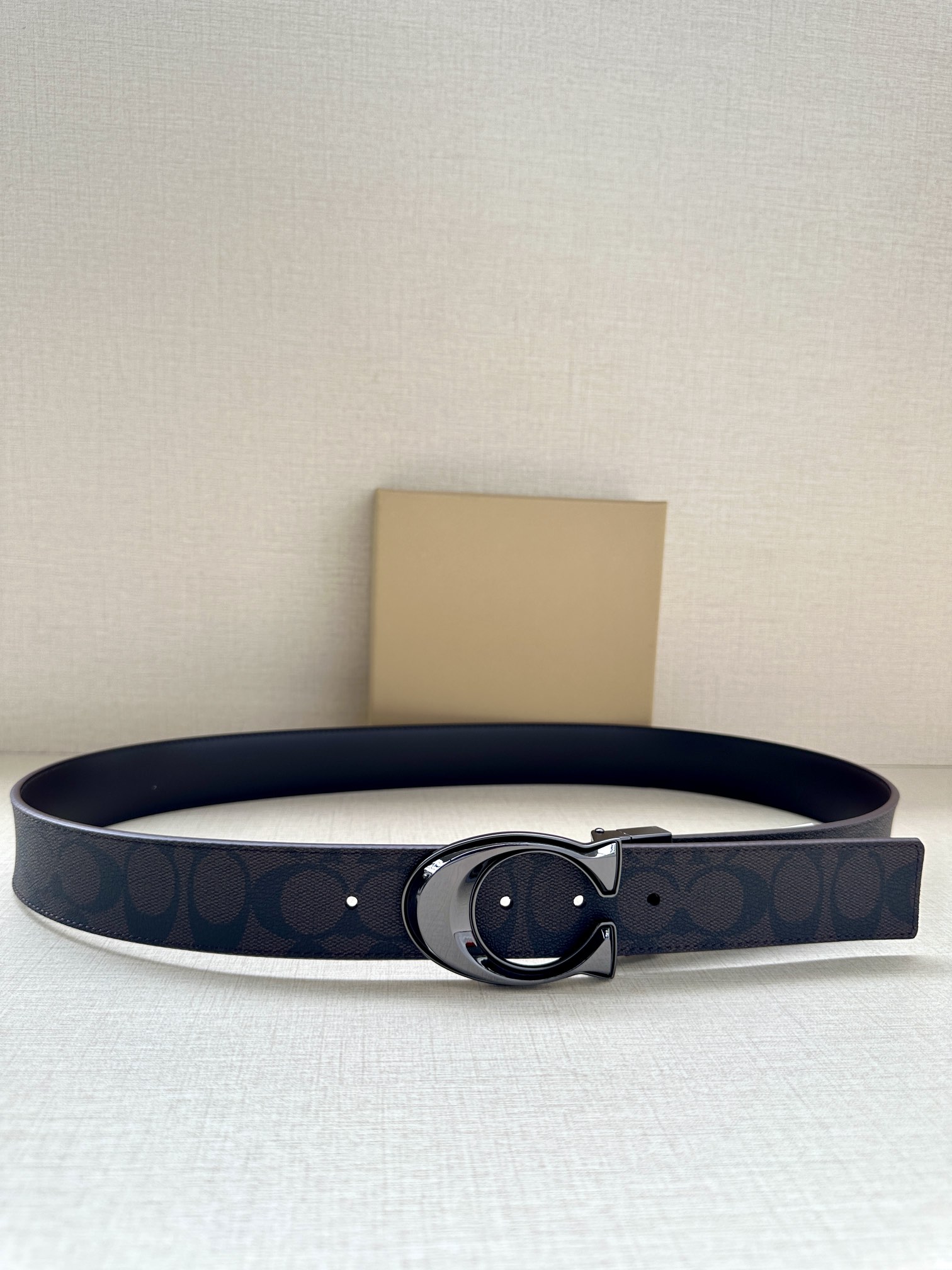 COACH Double Belt: Fine Leather & Classic Plaque Material, 3.8cm Wide – Versatile Style