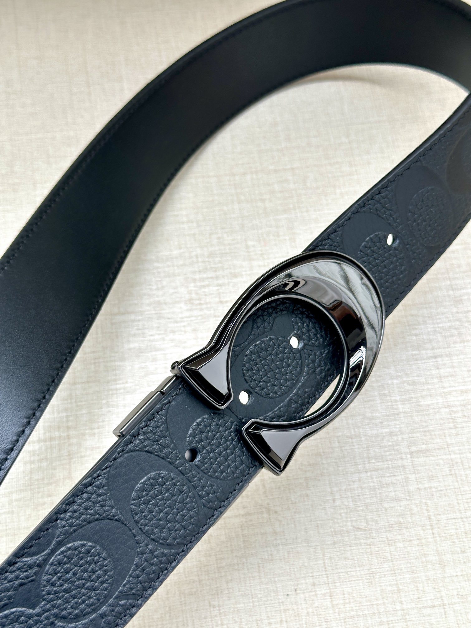 Fine-Grade Double Belt by COACH: Classic Plaque and Leather Material Combination - 图片 2