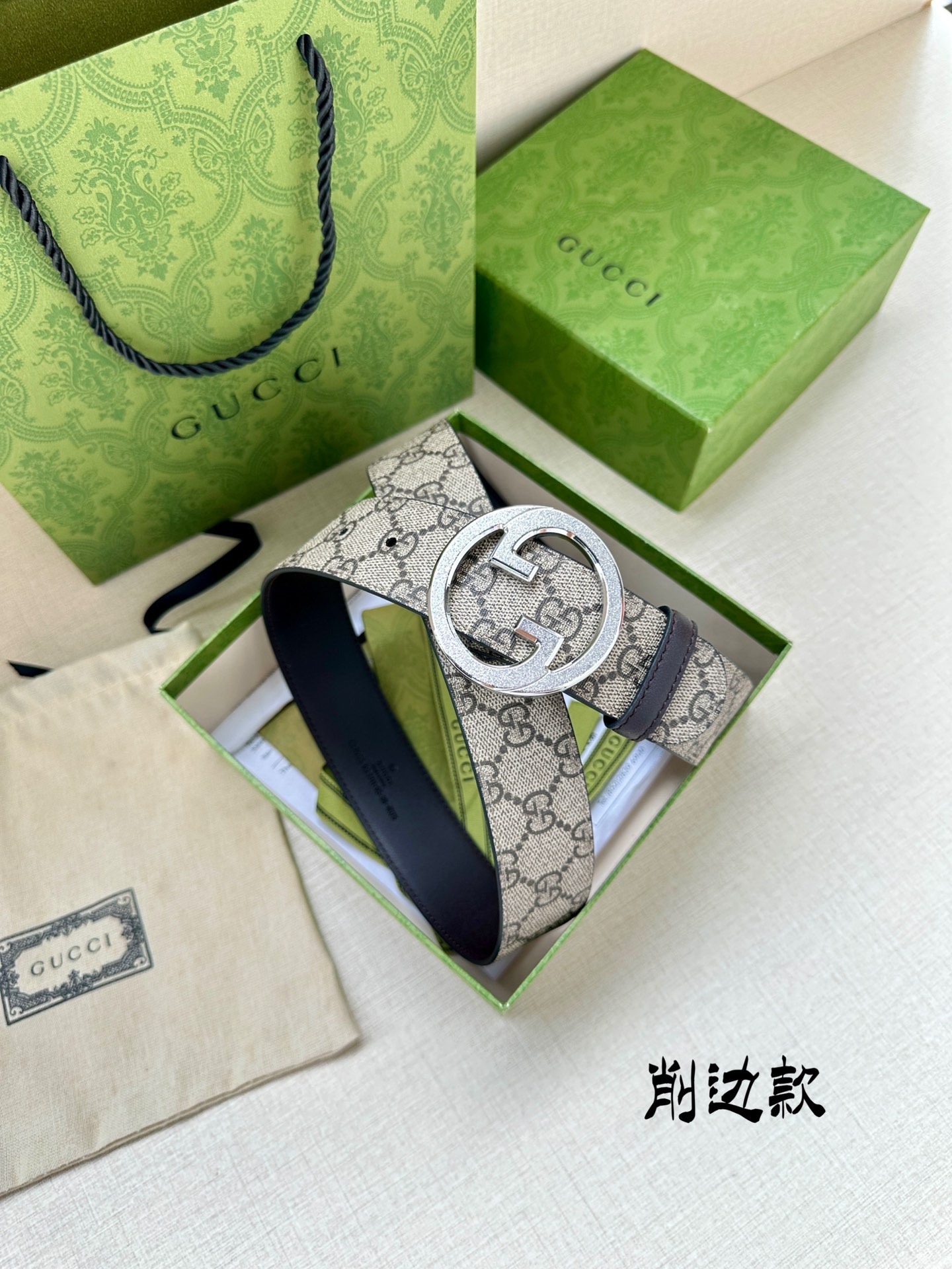 宽度3.8cmGGSupreme帆布是品牌的一款代表性面料其灵感源自30年代的典藏设计互扣式双G以钯金色