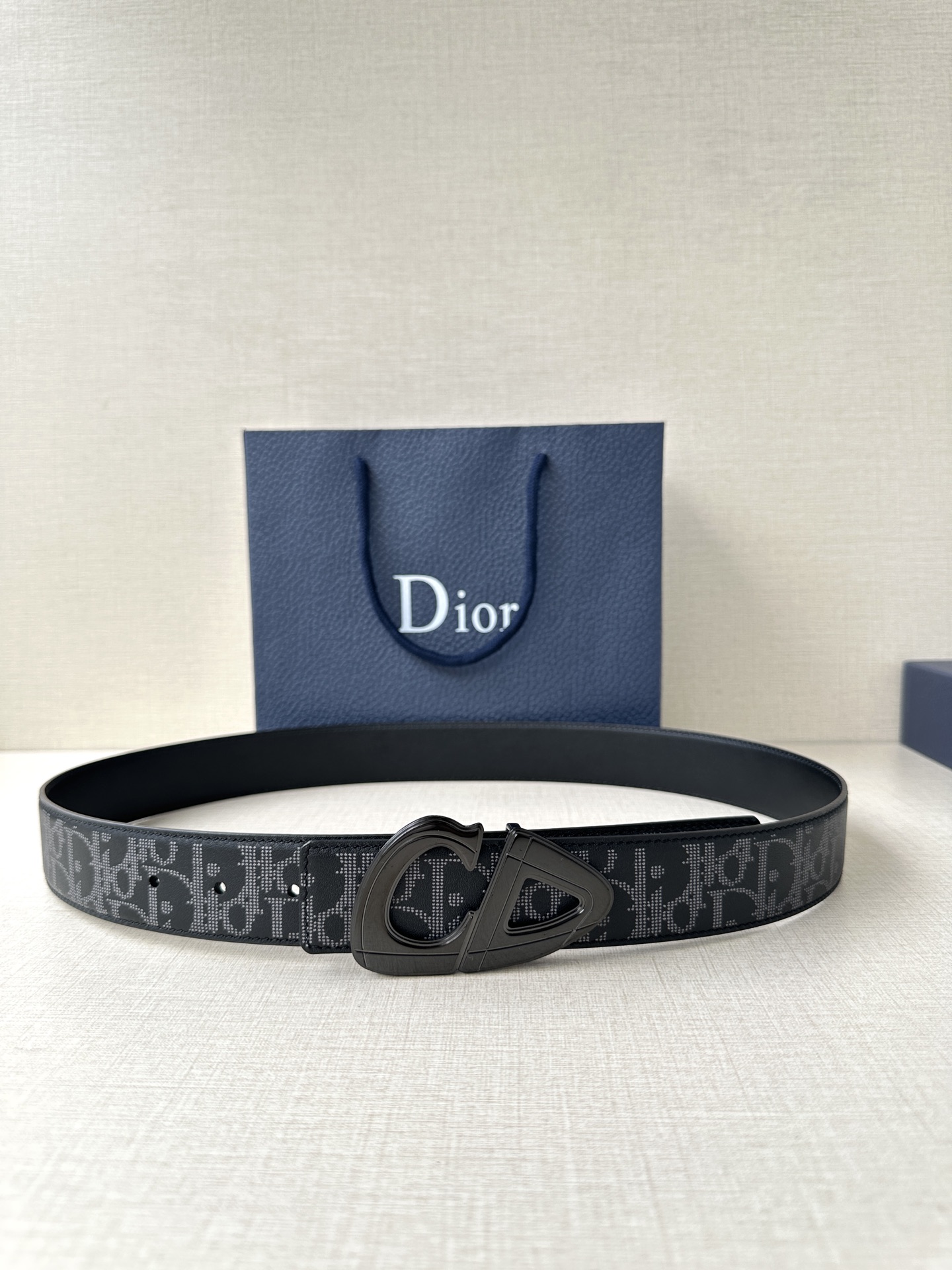 Dior Style Black Men's Belts Lookbook Reference image 1