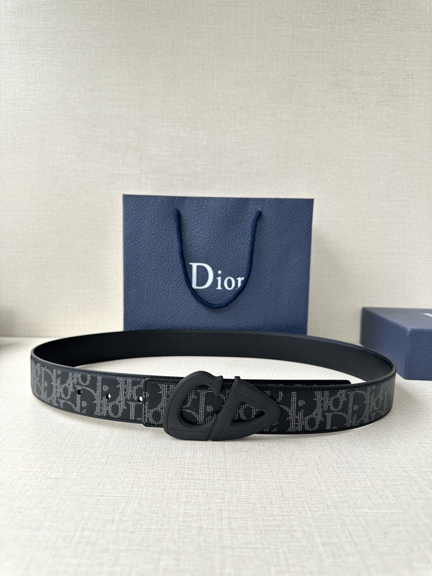 Dior Style Black Men's Belts Lookbook Reference image 1