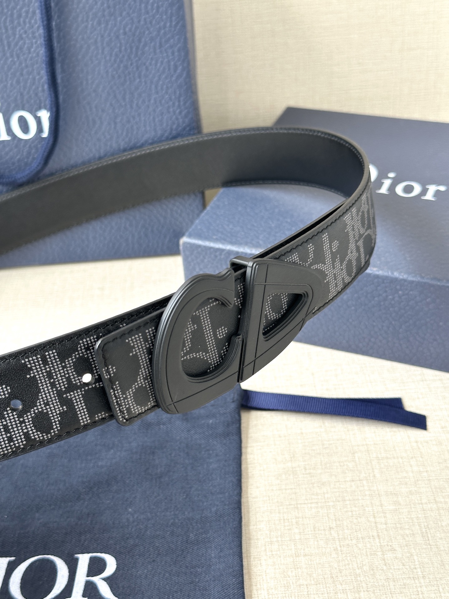 Dior Style Black Men's Belts Lookbook Reference image 2