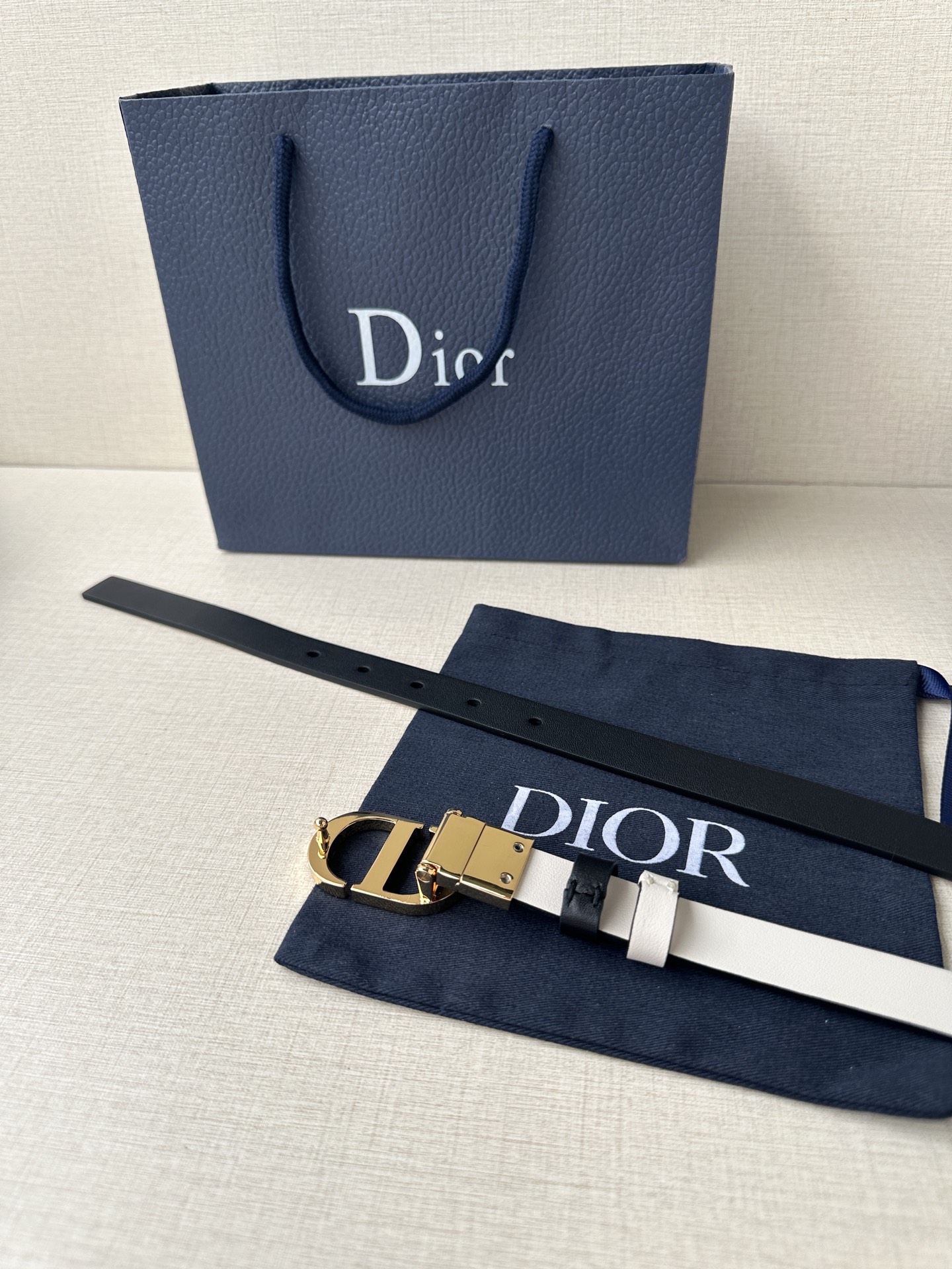 “Stylish 2.0 cm Dior Waistband Inspired by Reversible Handbag Mechanism” - 图片 8