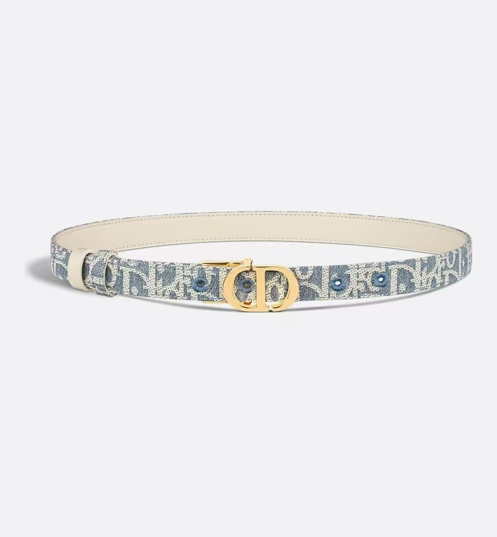Dior Waistband Inspired by Emblematic Handbag with Rotational Mechanism. - 图片 7