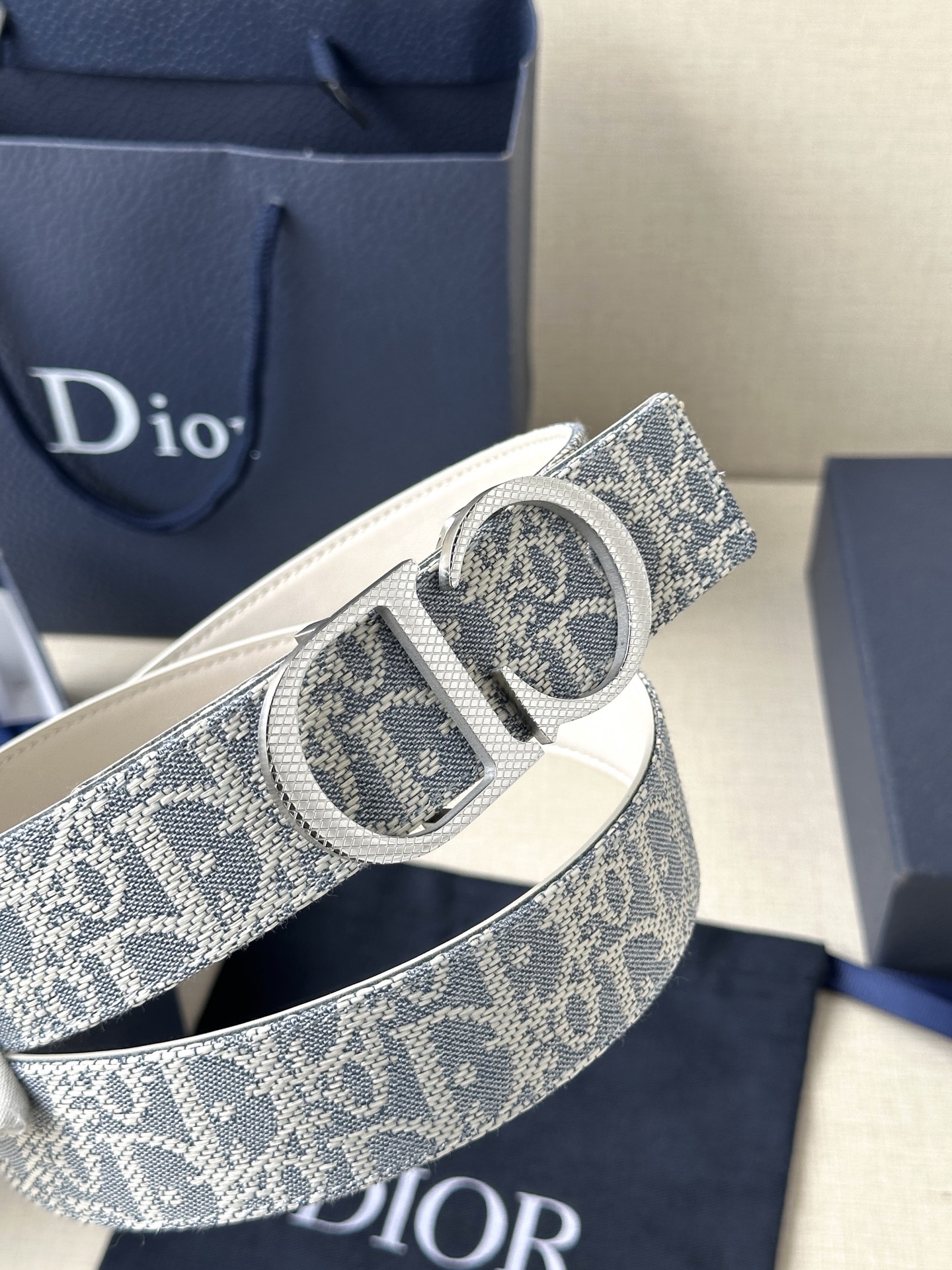 Authentic Dior Zidio Belt: Inspired by Rotational Handbag, Natural Smooth Leather - 图片 7