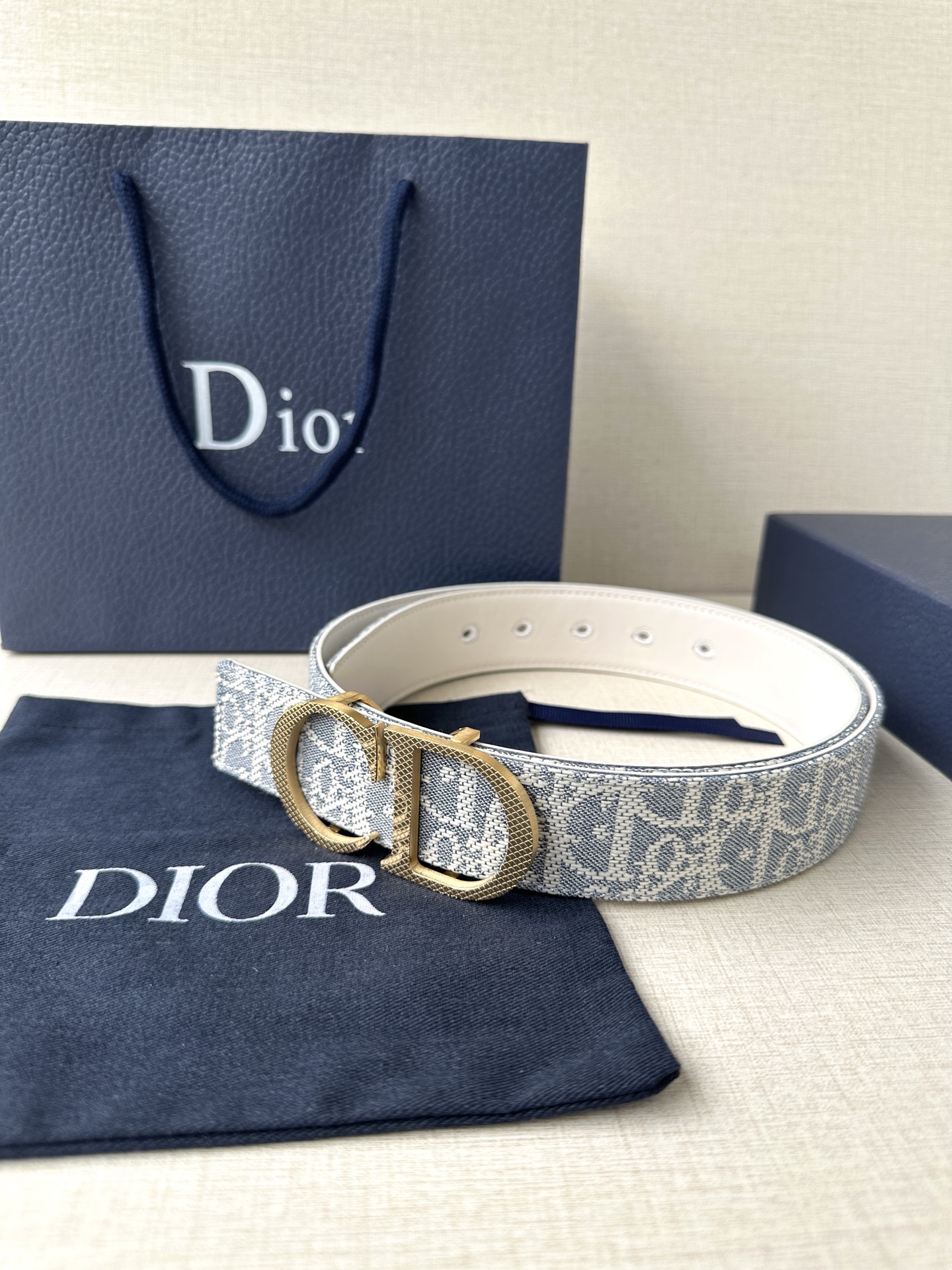 Authentic Dior Zidio Belt: Inspired by Rotational Handbag, Natural Smooth Leather - 图片 5