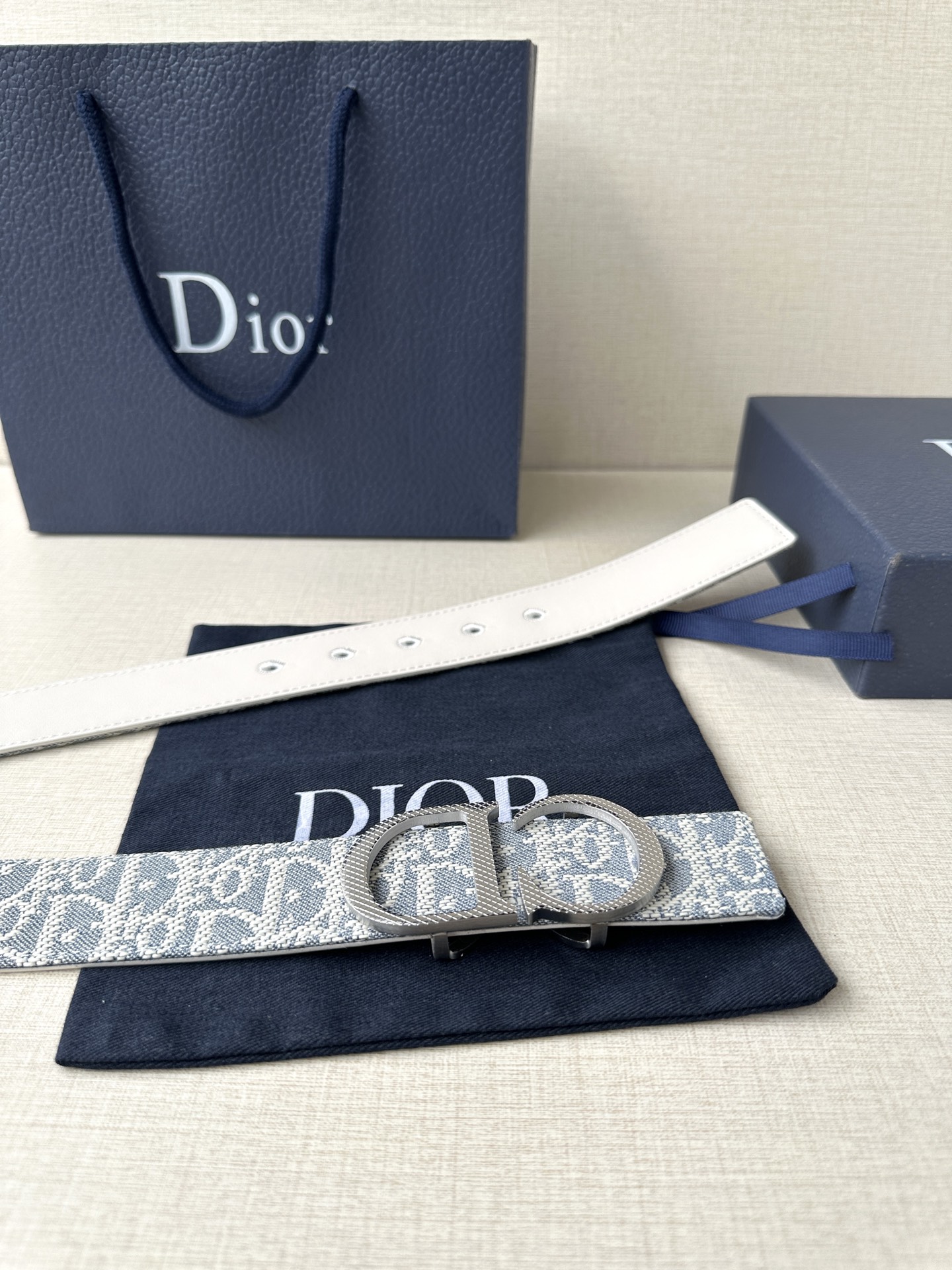Authentic Dior Zidio Belt: Inspired by Rotational Handbag, Natural Smooth Leather - 图片 9