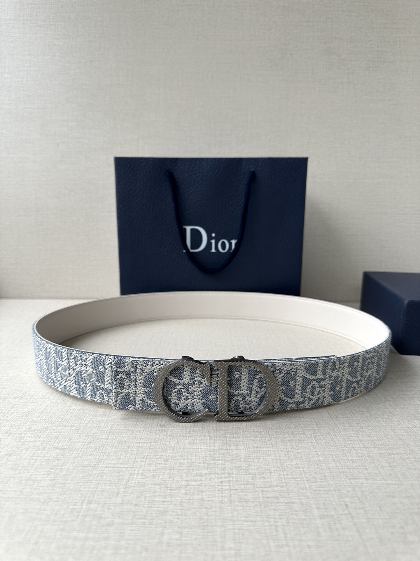 Authentic Dior Zidio Belt: Inspired by Rotational Handbag, Natural Smooth Leather - 图片 1