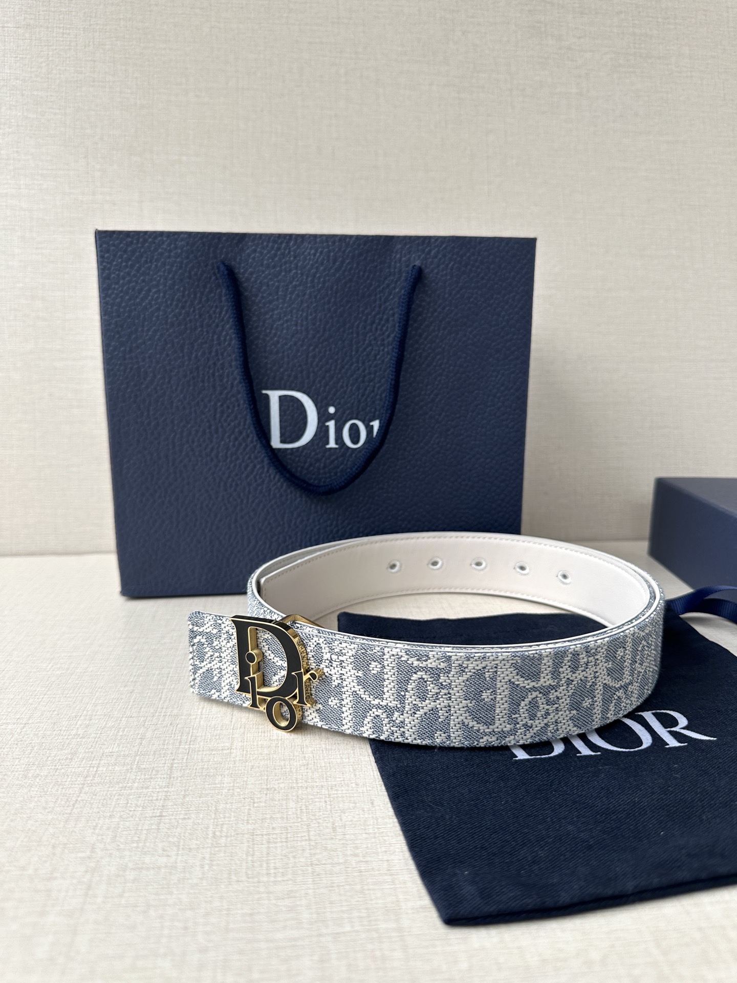 Authentic Dior Zidio Belt: Inspired by Emblematic Handbag, Rotational Mechanism, Natural Cattle Leather - 图片 5