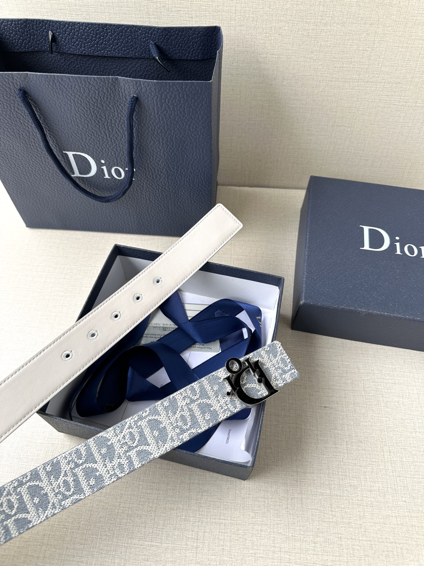 Authentic Dior Zidio Belt: Inspired by Emblematic Handbag, Rotational Mechanism, Natural Cattle Leather - 图片 4
