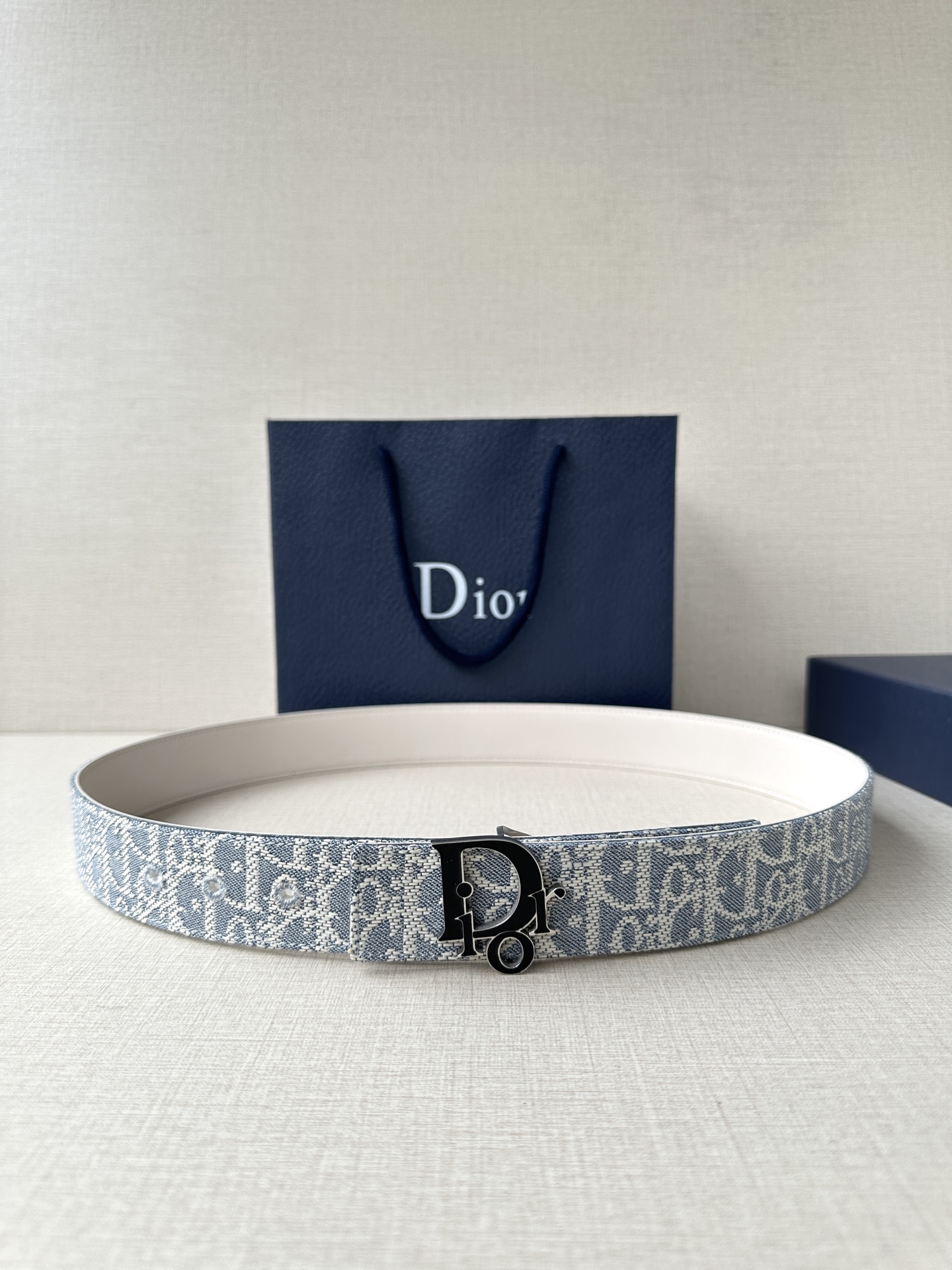 Authentic Dior Zidio Belt: Inspired by Emblematic Handbag, Rotational Mechanism, Natural Cattle Leather