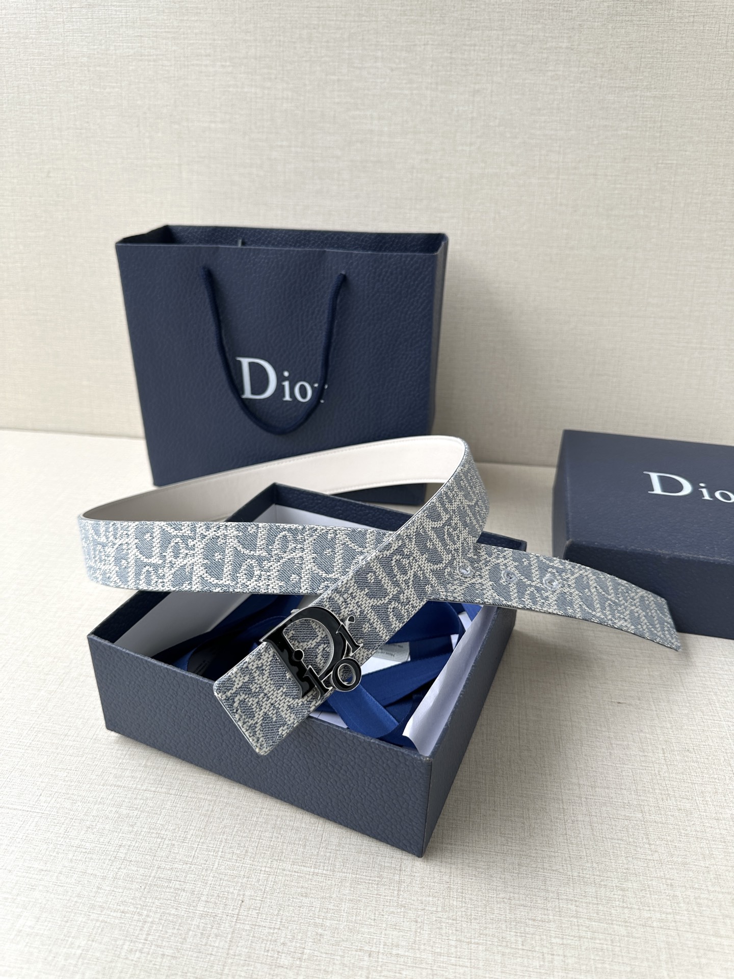 Authentic Dior Zidio Belt: Inspired by Emblematic Handbag, Rotational Mechanism, Natural Cattle Leather - 图片 2