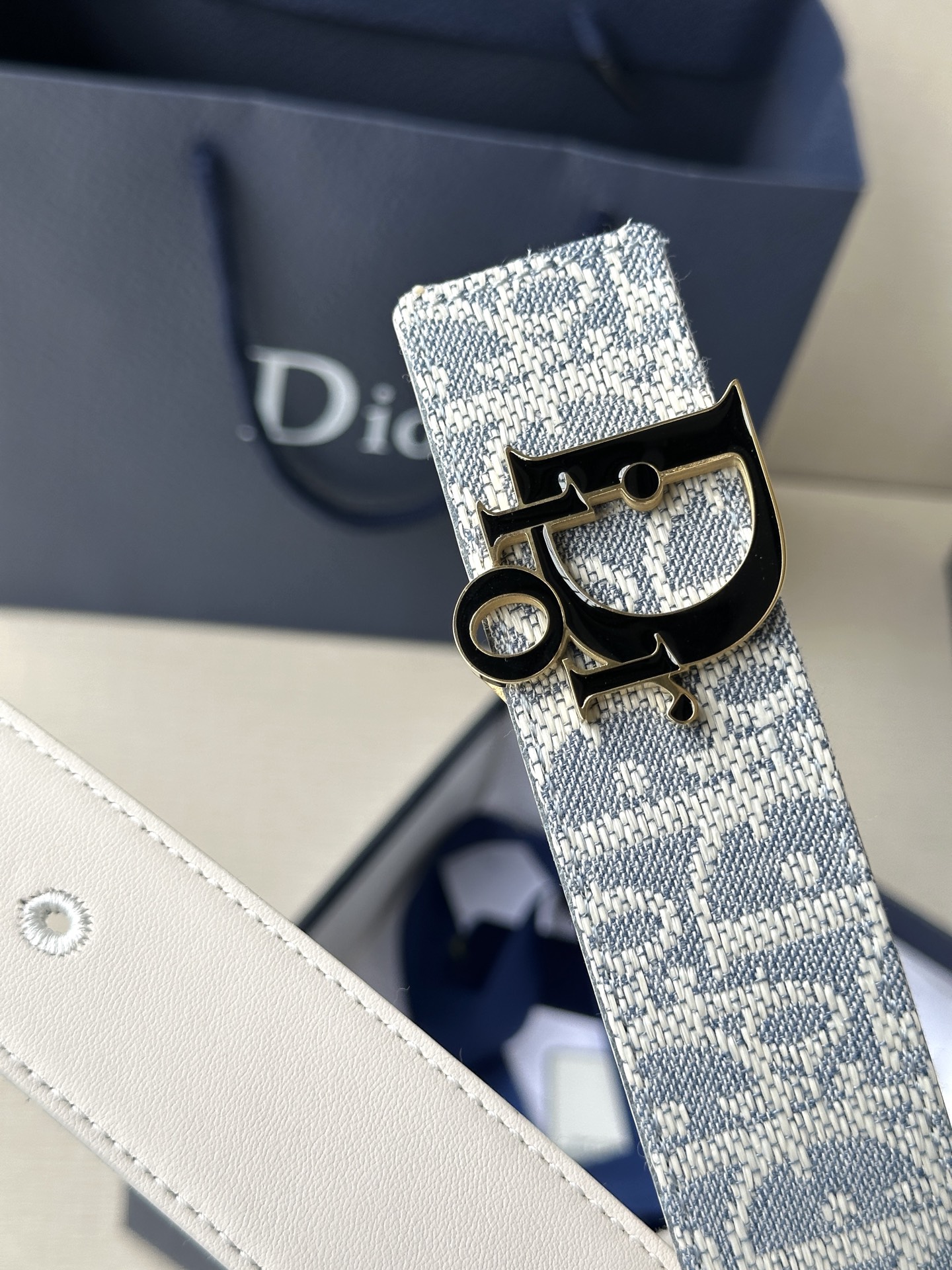Authentic Dior Zidio Belt: Inspired by Emblematic Handbag, Rotational Mechanism, Natural Cattle Leather - 图片 9
