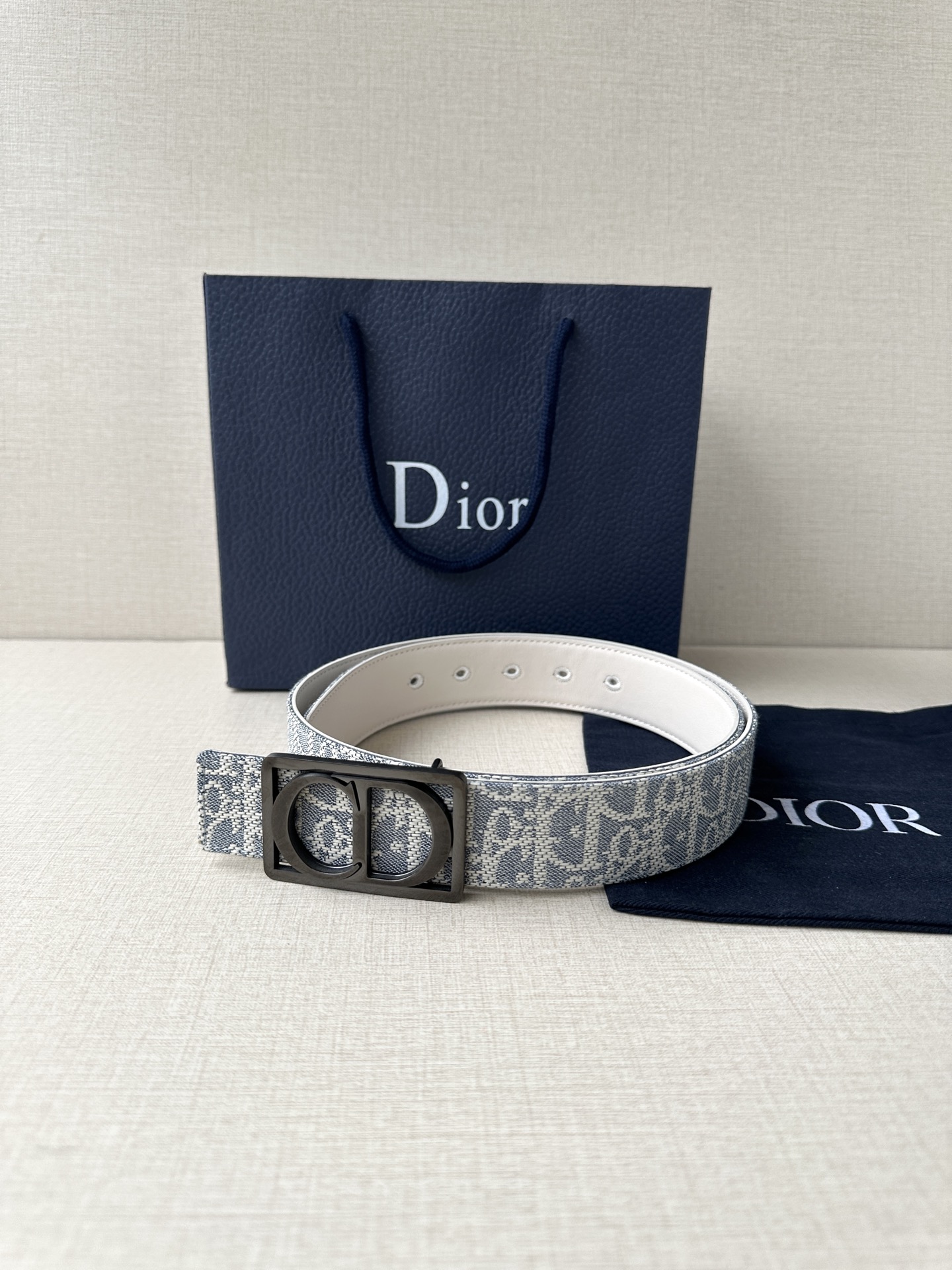 Authentic Dior Zidio Belt: Inspired by Rotational Mechanism of Handbag, Natural Smooth Cattle. - 图片 5