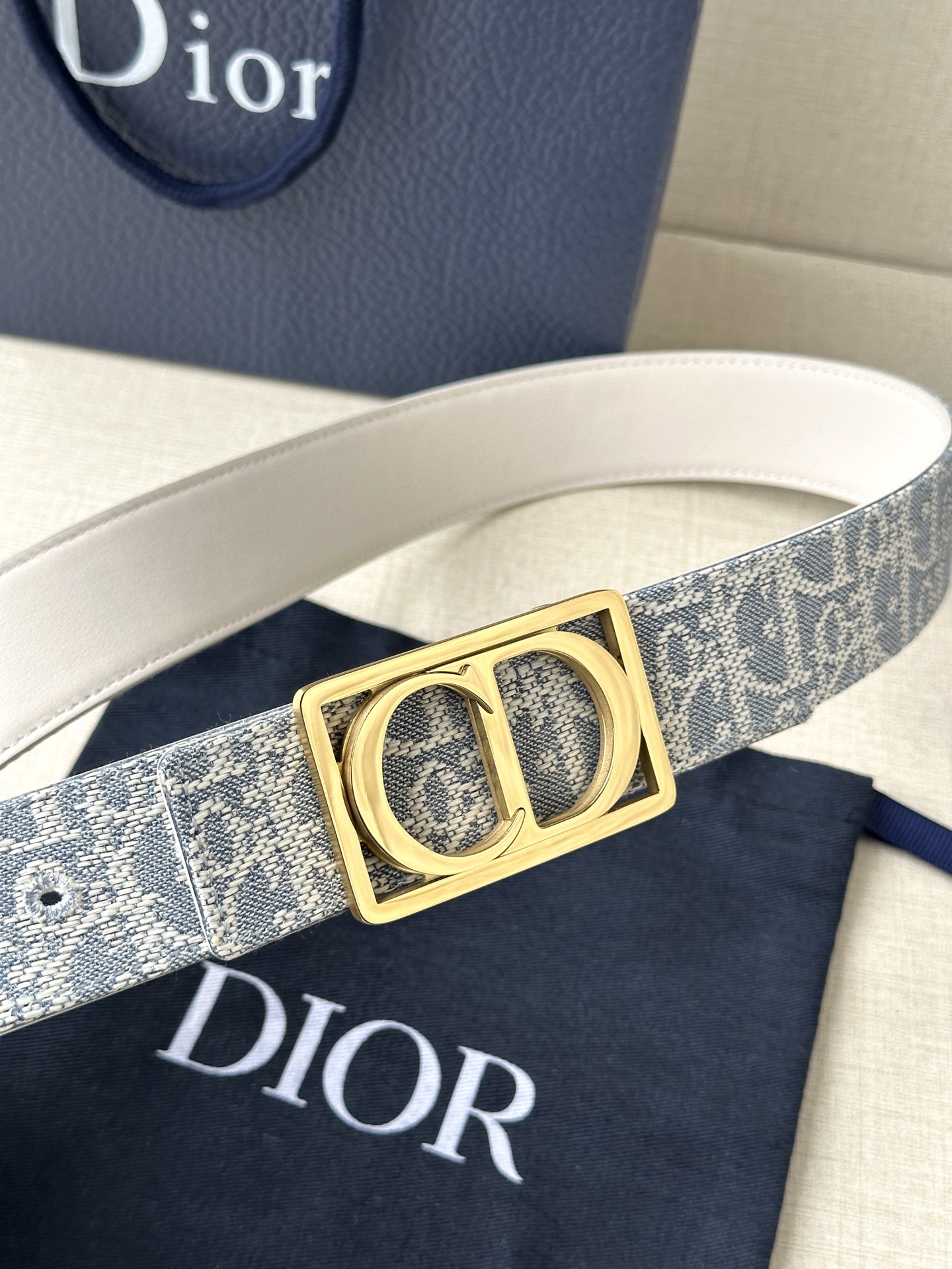 Authentic Dior Zidio Belt: Inspired by Rotational Mechanism of Handbag, Natural Smooth Cattle. - 图片 2