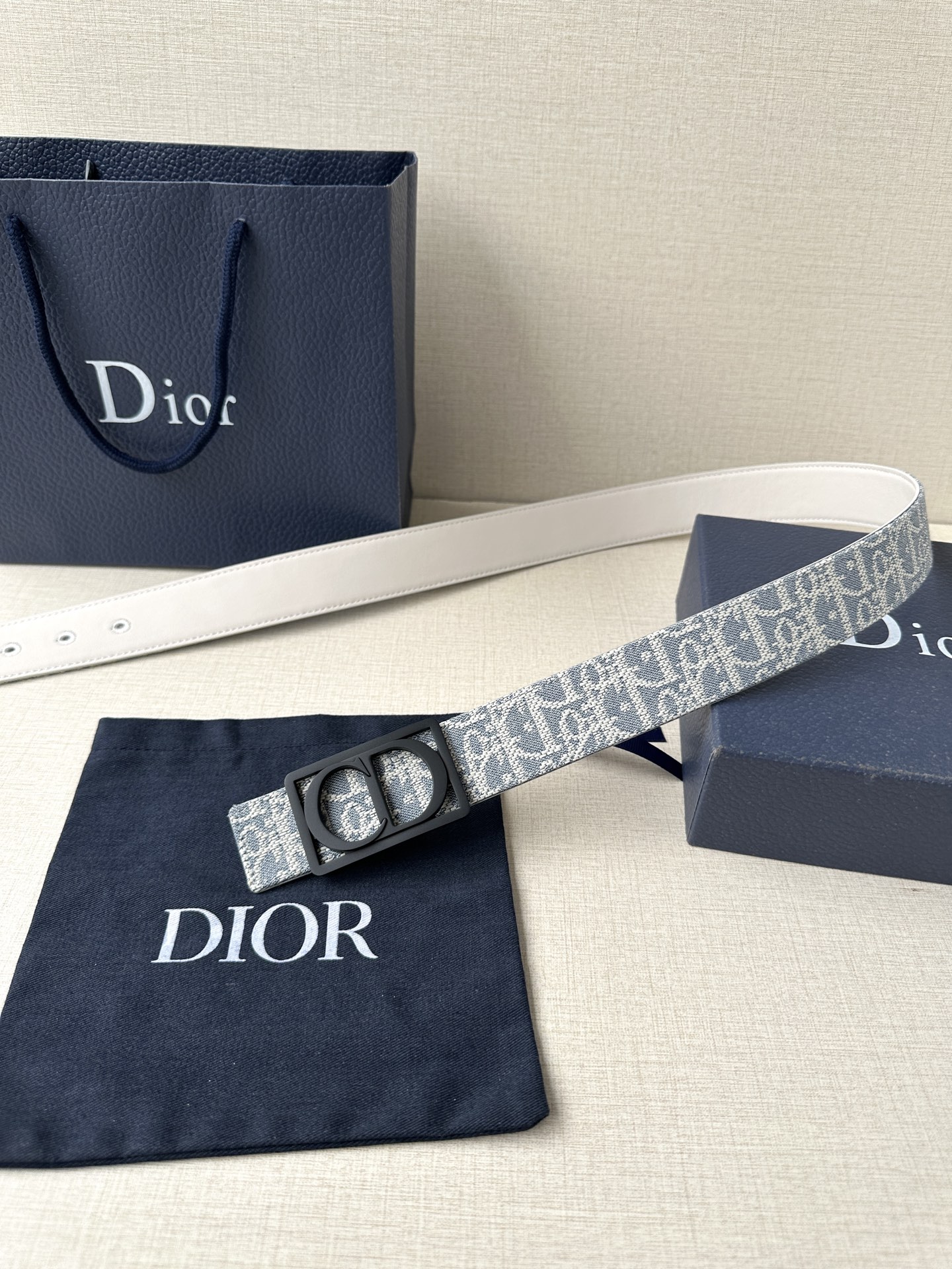 Authentic Dior Zidio Belt: Inspired by Rotational Mechanism of Handbag, Natural Smooth Cattle Material - 图片 6
