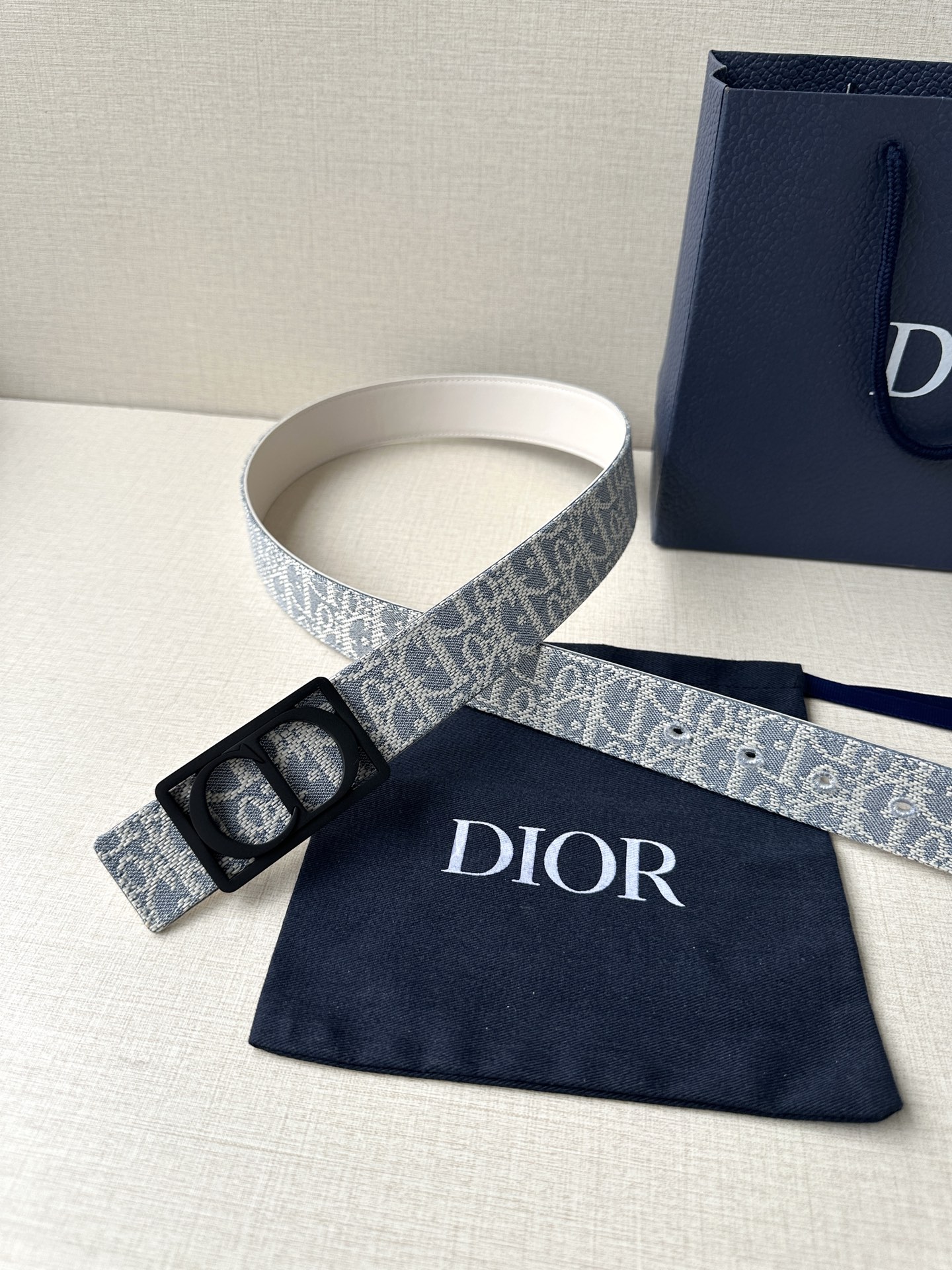 Authentic Dior Zidio Belt: Inspired by Rotational Mechanism of Handbag, Natural Smooth Cattle Material - 图片 5
