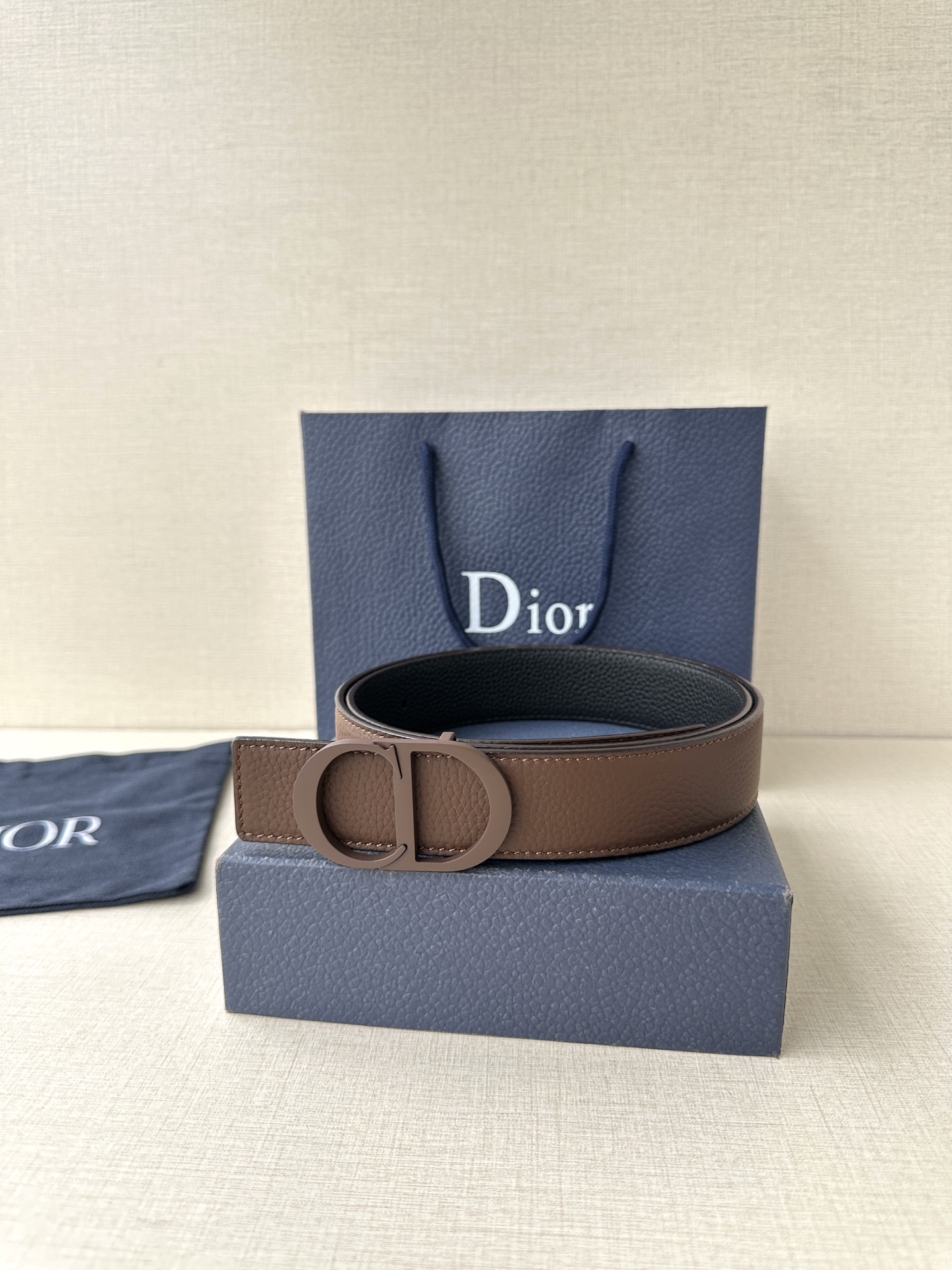 Real-Grade DIOR Belt: Elegant 3.5cm Width with CD Icon Logo & Stainless Steel Dummies - 图片 4