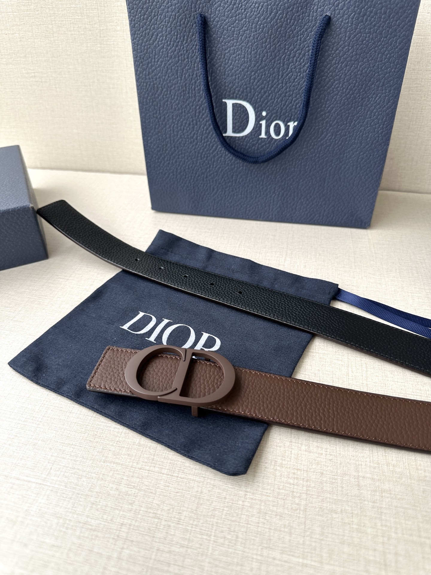 Real-Grade DIOR Belt: Elegant 3.5cm Width with CD Icon Logo & Stainless Steel Dummies - 图片 6