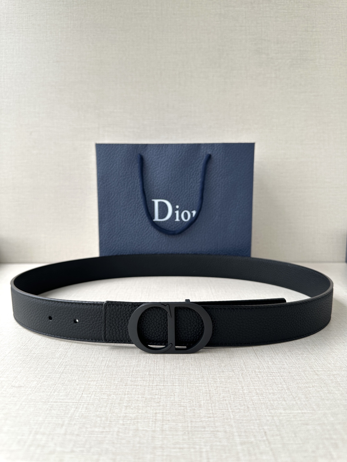 Real-Grade DIOR Belt: Elegant 3.5cm Width with CD Icon Logo, Stainless Steel Details - 图片 1