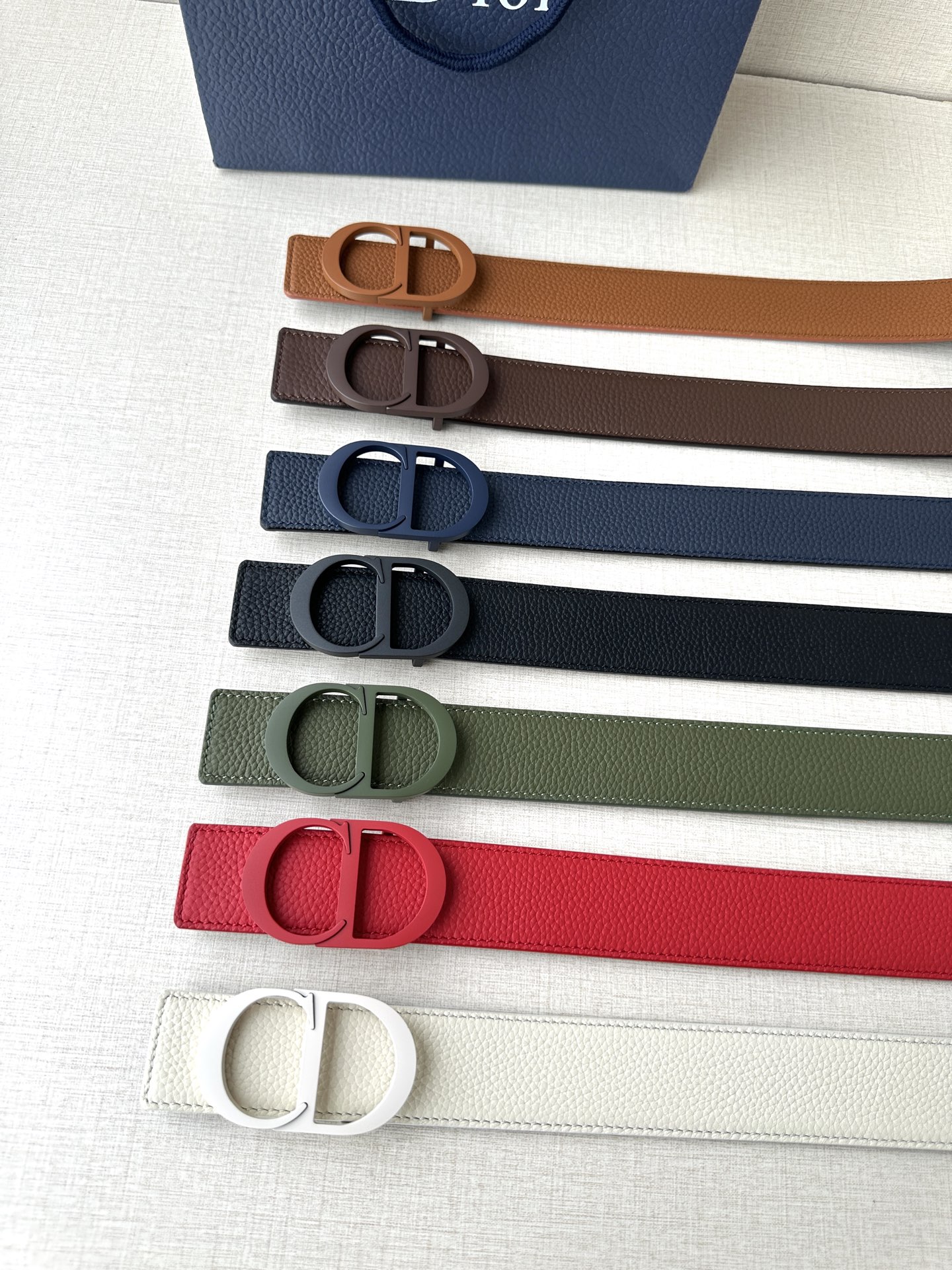 Real-Grade DIOR Belt: Elegant 3.5cm Width with CD Icon Logo, Stainless Steel Details - 图片 7