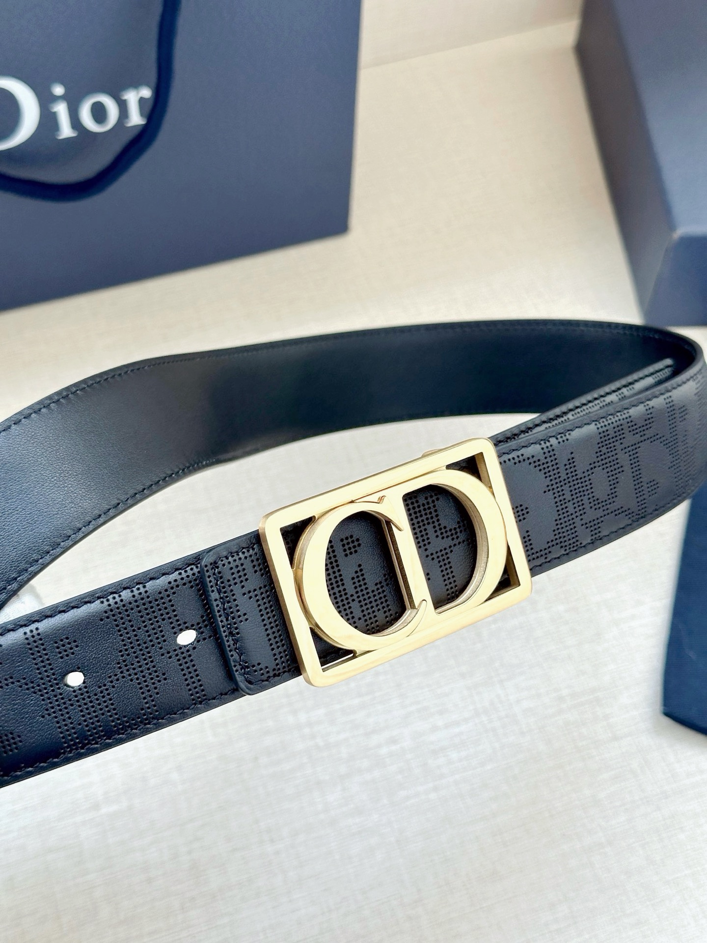 Dior Style Black Leather Men's Belts Lookbook Reference image 2