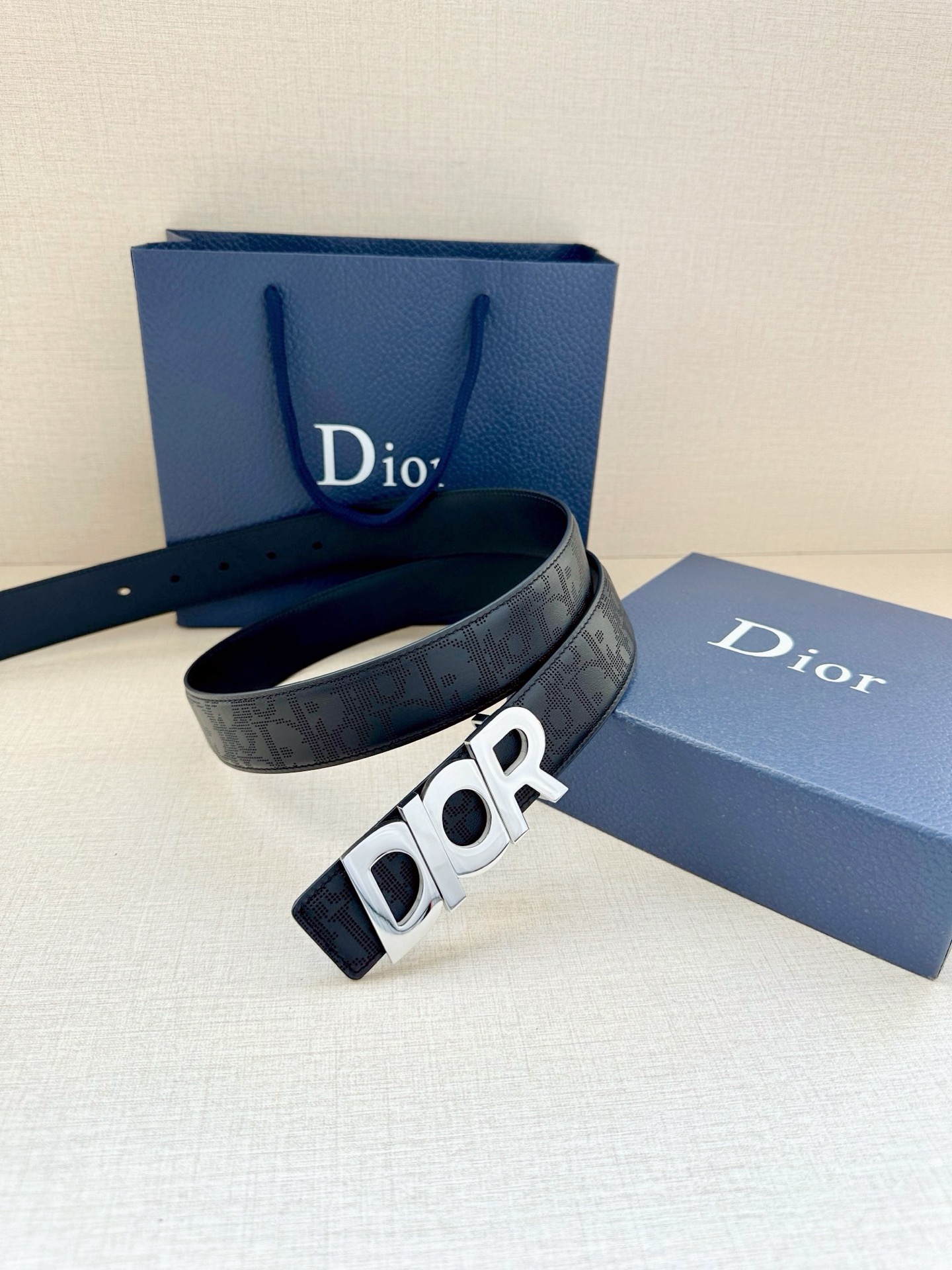 Dior Style Black Leather Men's Belts Lookbook Reference image 2